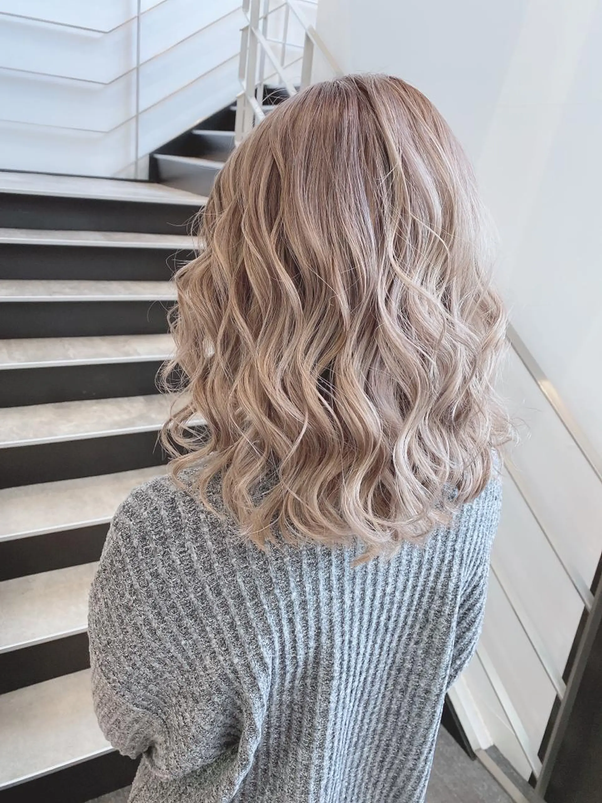 セミロング カラー 【Diar】オーナー アキヨシケンタのヘアスタイル