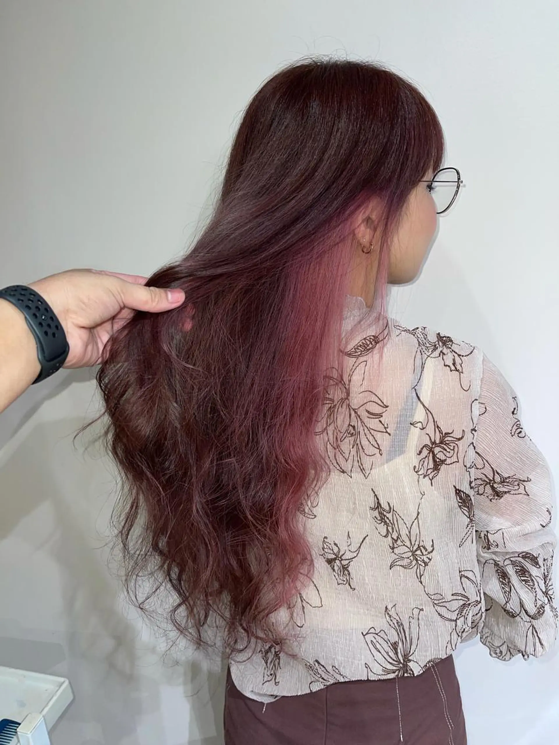 ロング カラー ムラ修正.ホワイト エクステ🤍アミルのヘアスタイル