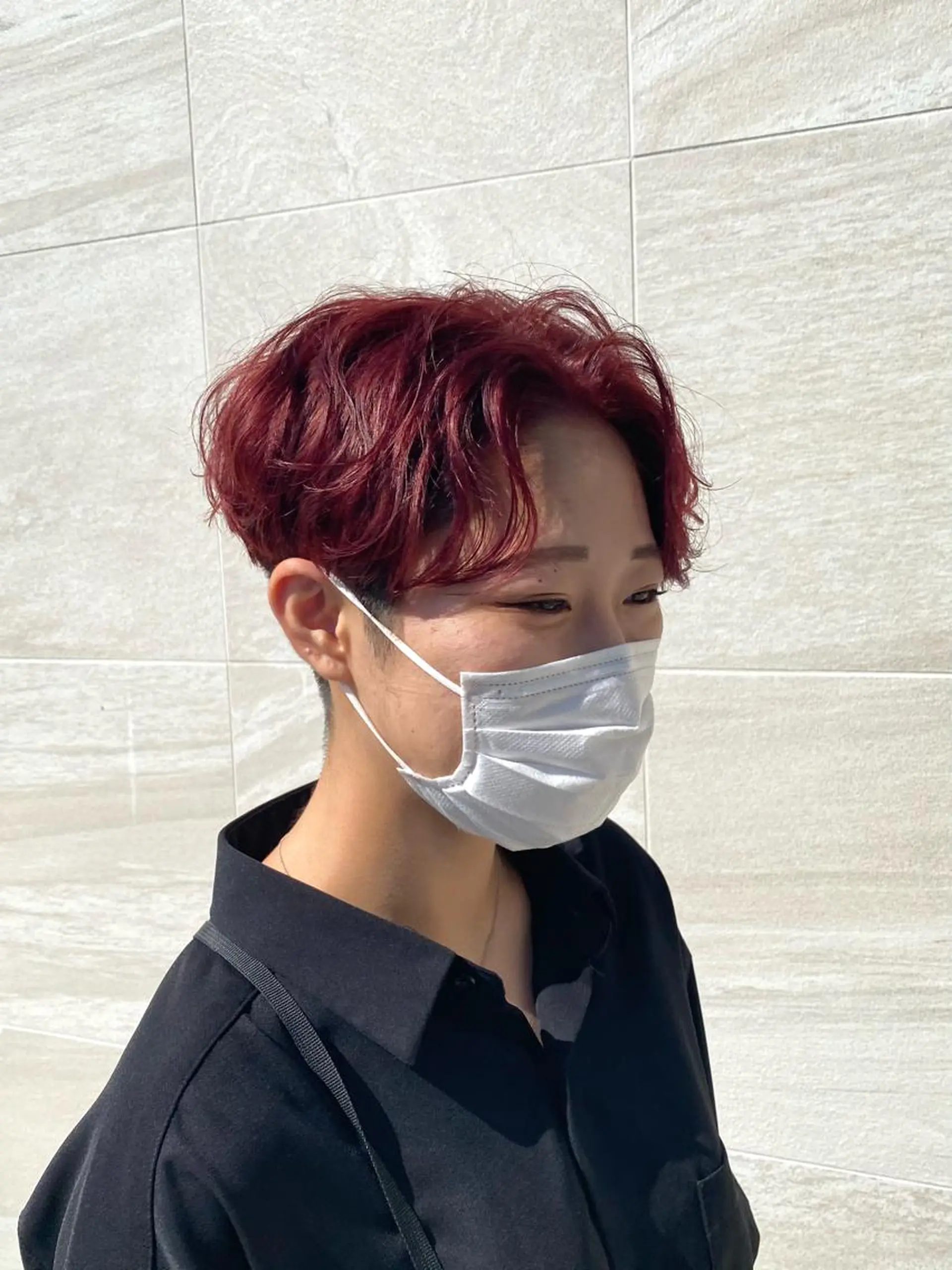 ショート カラー ブリーチ レッドカラー 中川 茜里のヘアスタイル