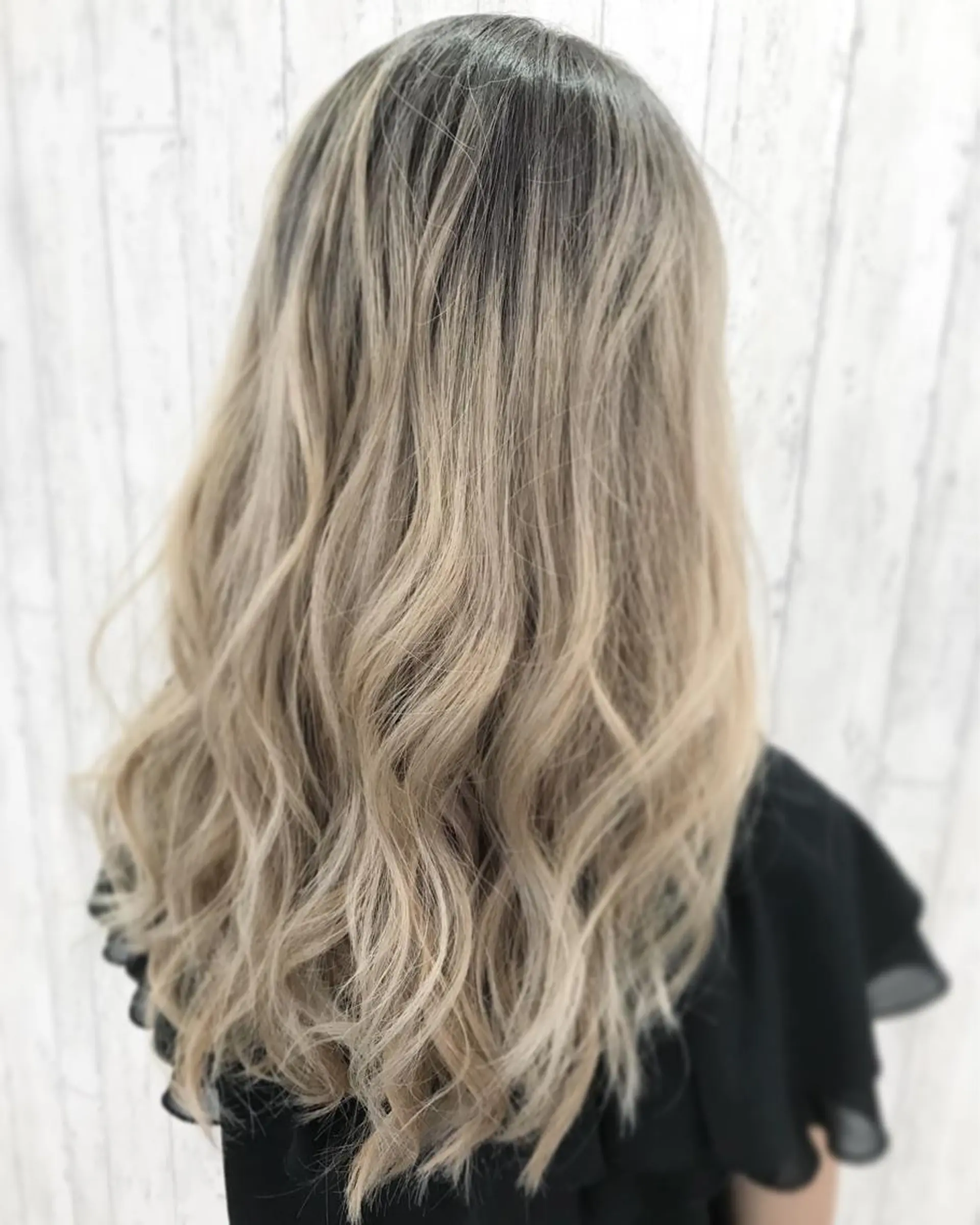 ロング カラー グラデーションカラー グレージュ ヘアカラー kazufumi ..のヘアスタイル