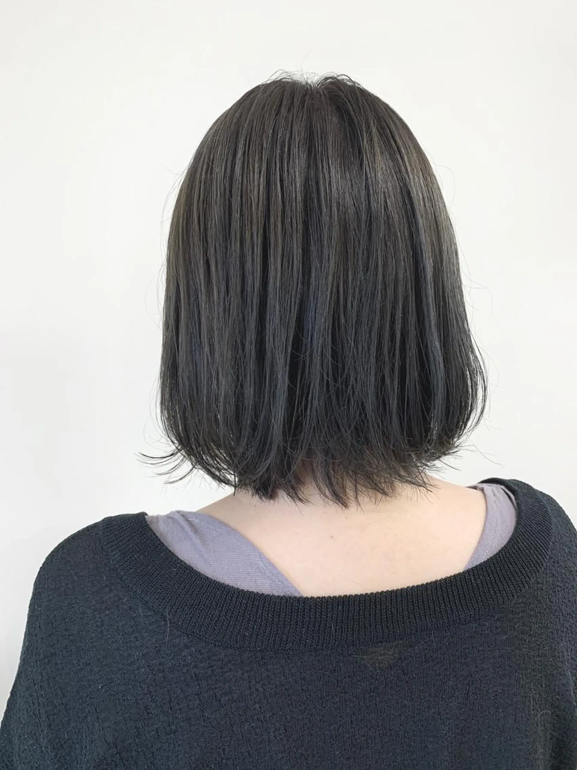 ショート カラー 肌に馴染む暗髪 梅田・増田のヘアスタイル