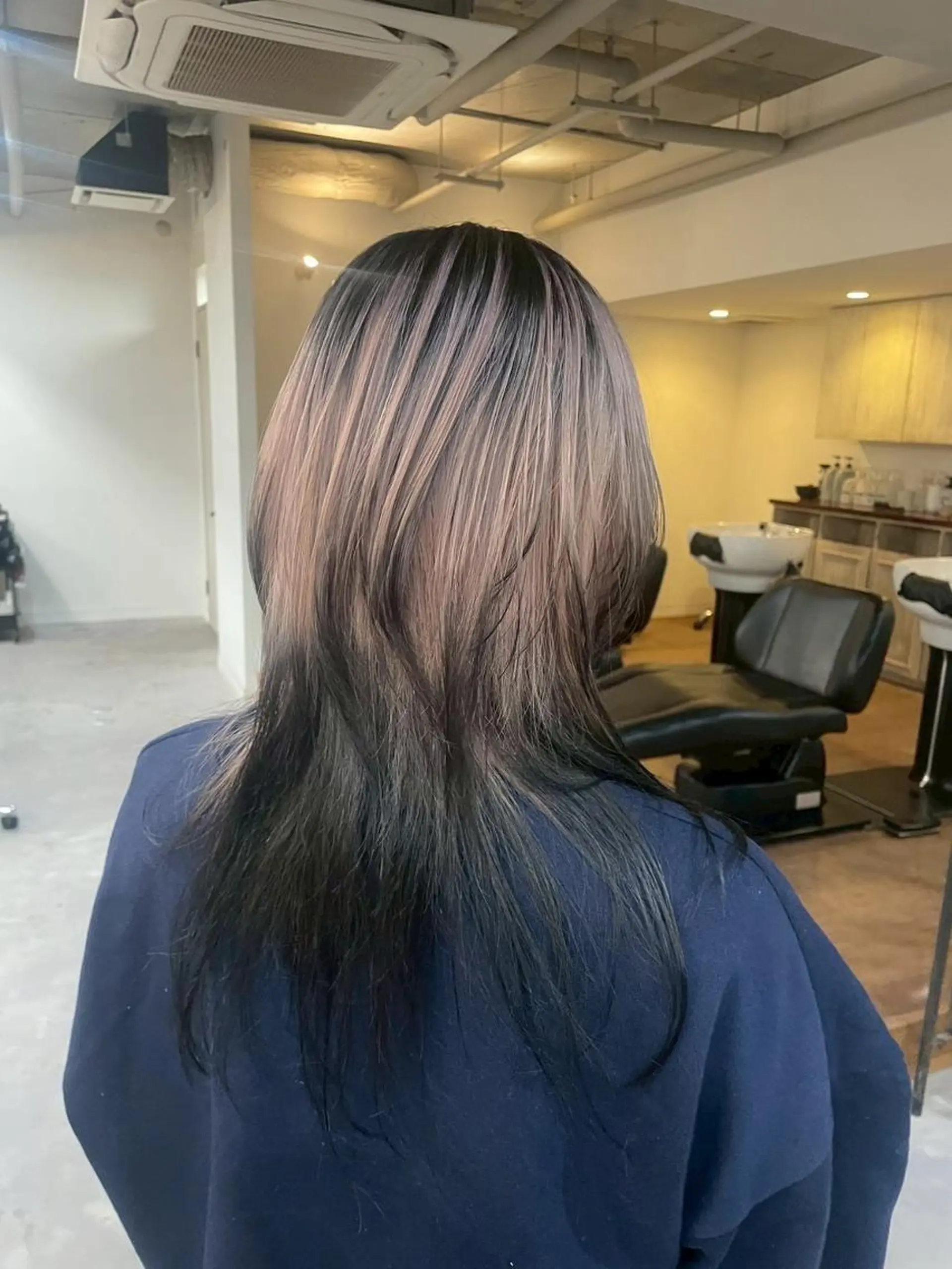 ロング カラー ショートボブ バレイヤージュ ベージュカラー 黒髪 ブリーチ カット ヘアカラー ili 梅田のヘアスタイル