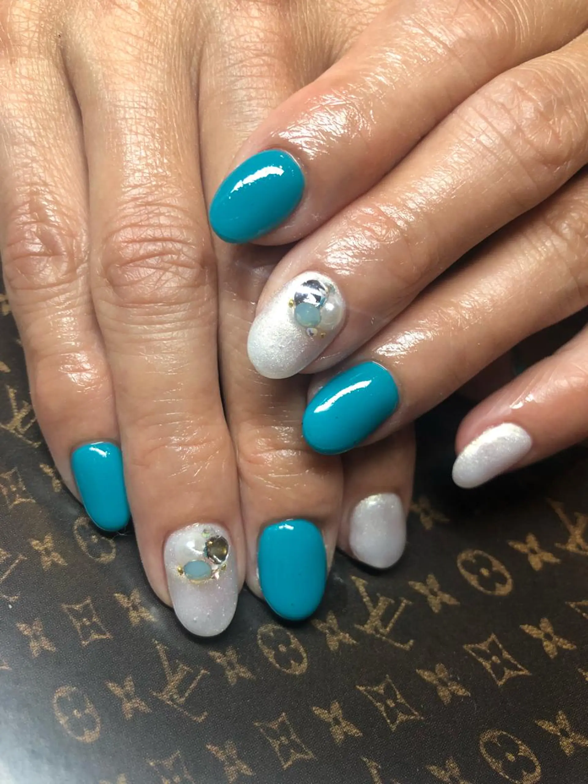 ネイル Nail &eye TROISのネイルデザイン