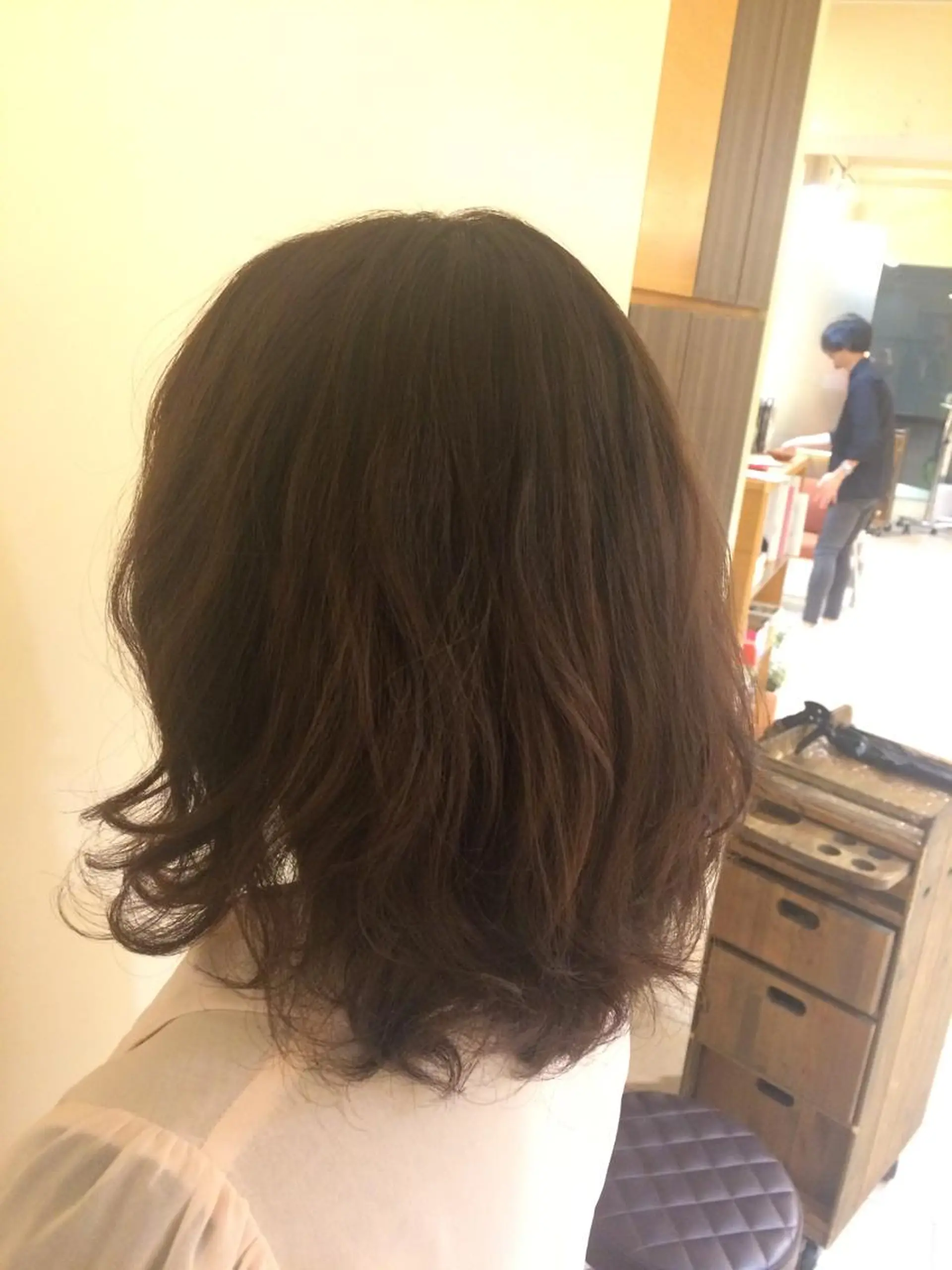 ミディアム カラー パーマ アッシュ ラベンダーカラー ラベンダーアッシュ メンズパーマの巨匠 鈴木純のヘアスタイル