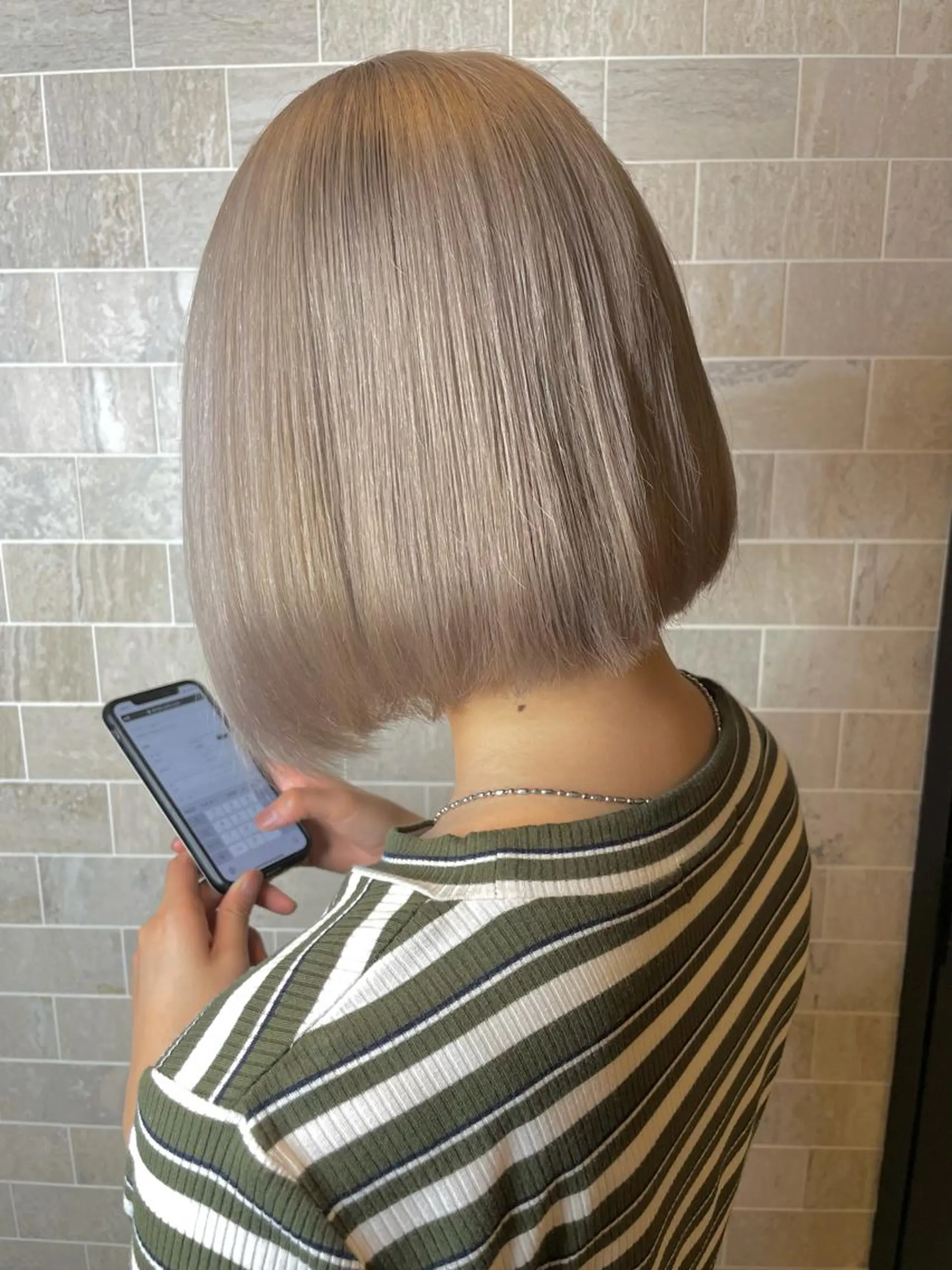 ショート ヘアカラー ブリーチ毛矯正.髪質 改善.髪にドラマをのヘアスタイル