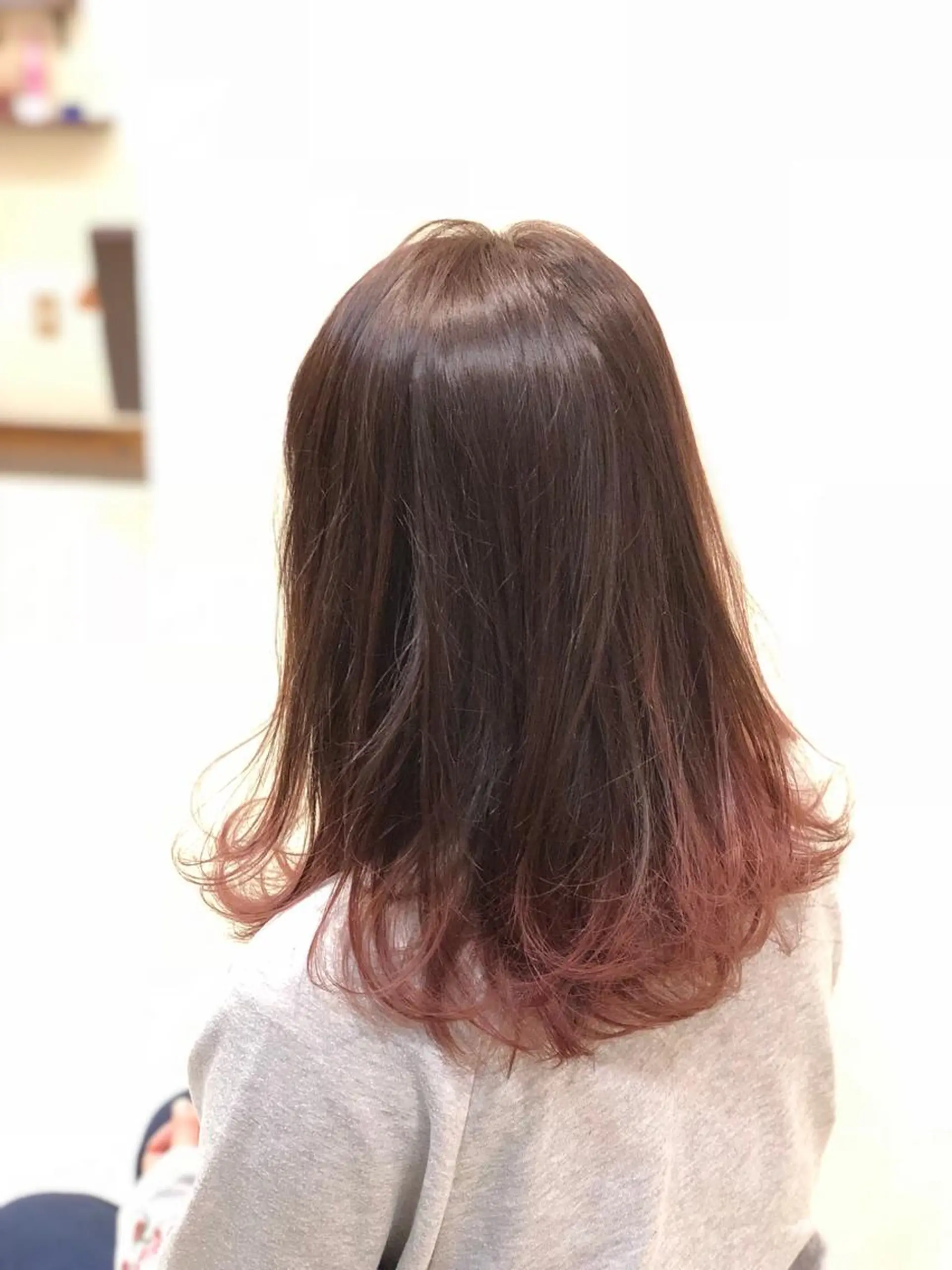 ロング カラー 中川 茜里のヘアスタイル