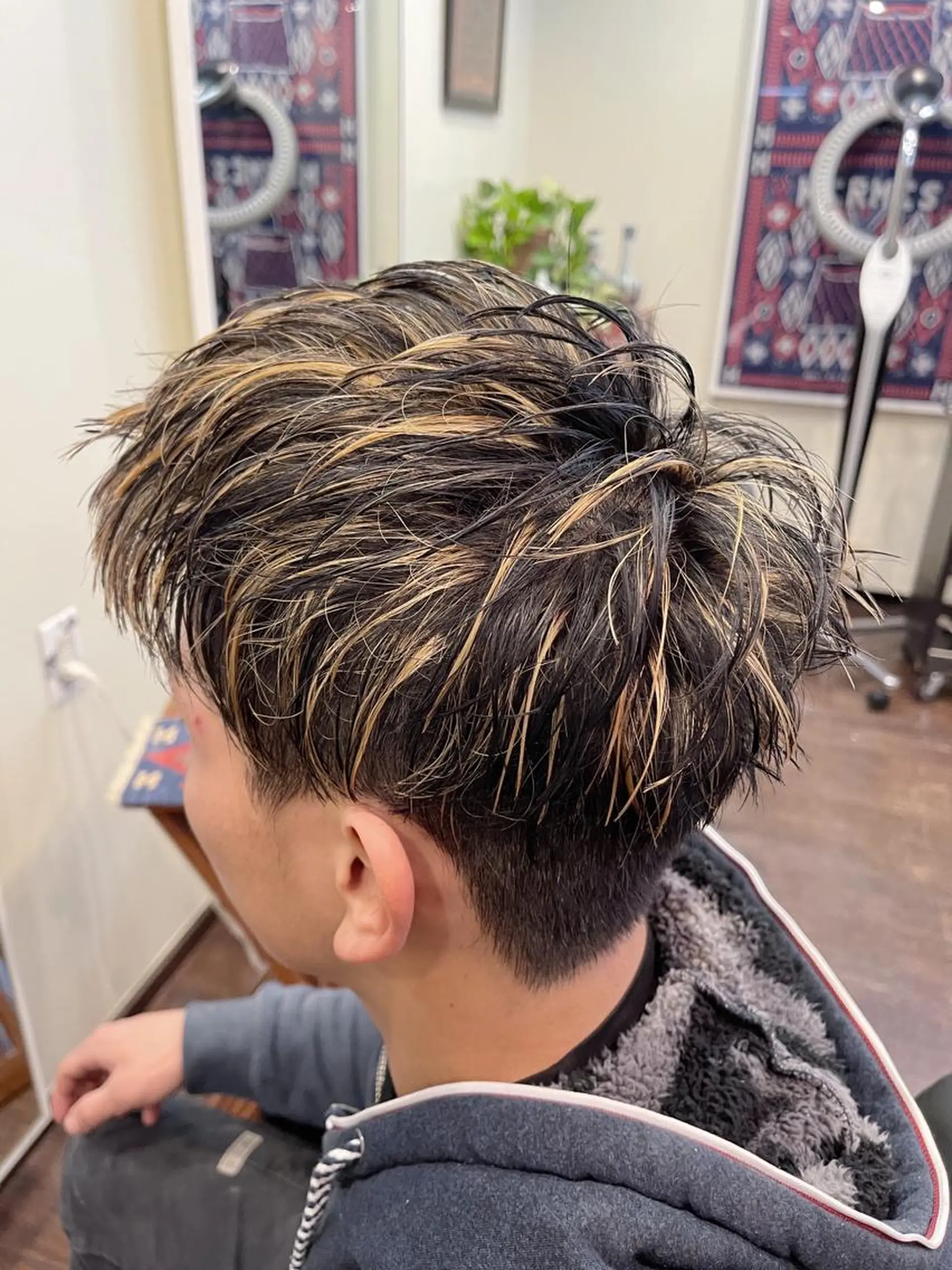 ショート カラー メンズ メンズハイライト ハイライトカラー ハイライト peakshair所属・堀江/レイヤーカット 𝒀𝑼𝑻𝑶のヘアスタイル