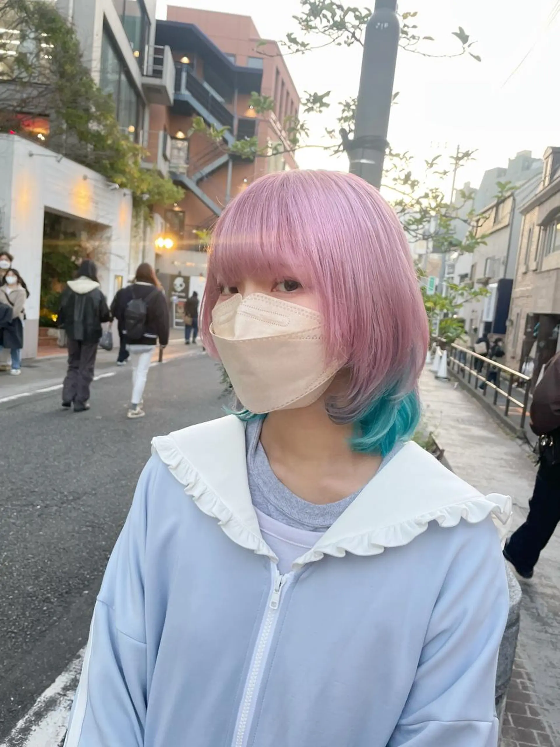 ミディアム カラー ヘアアレンジ デザインカラー インナーカラー ピンクカラー ホワイトピンク ヘアカラー トリートメント ヘッドスパ ヘアセット 柔らかカラー/ レイヤーYUTO🧋のヘアスタイル