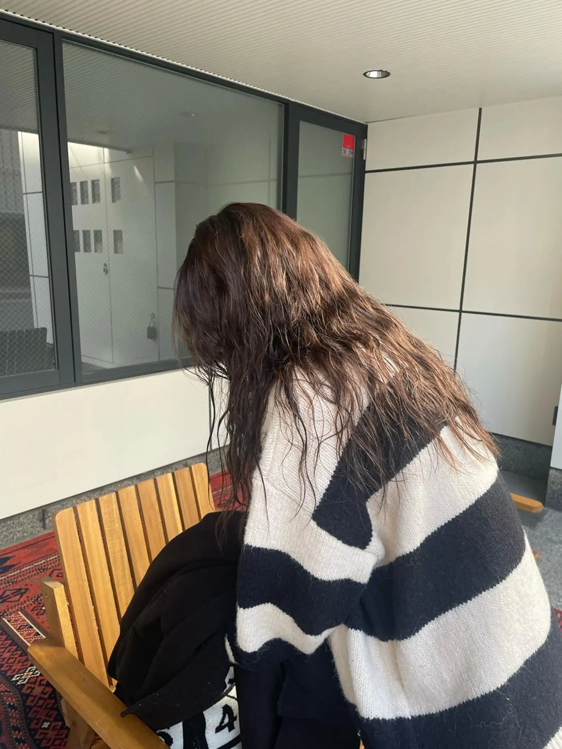 ロング カラー くせ毛 渋谷 留菜のヘアスタイル