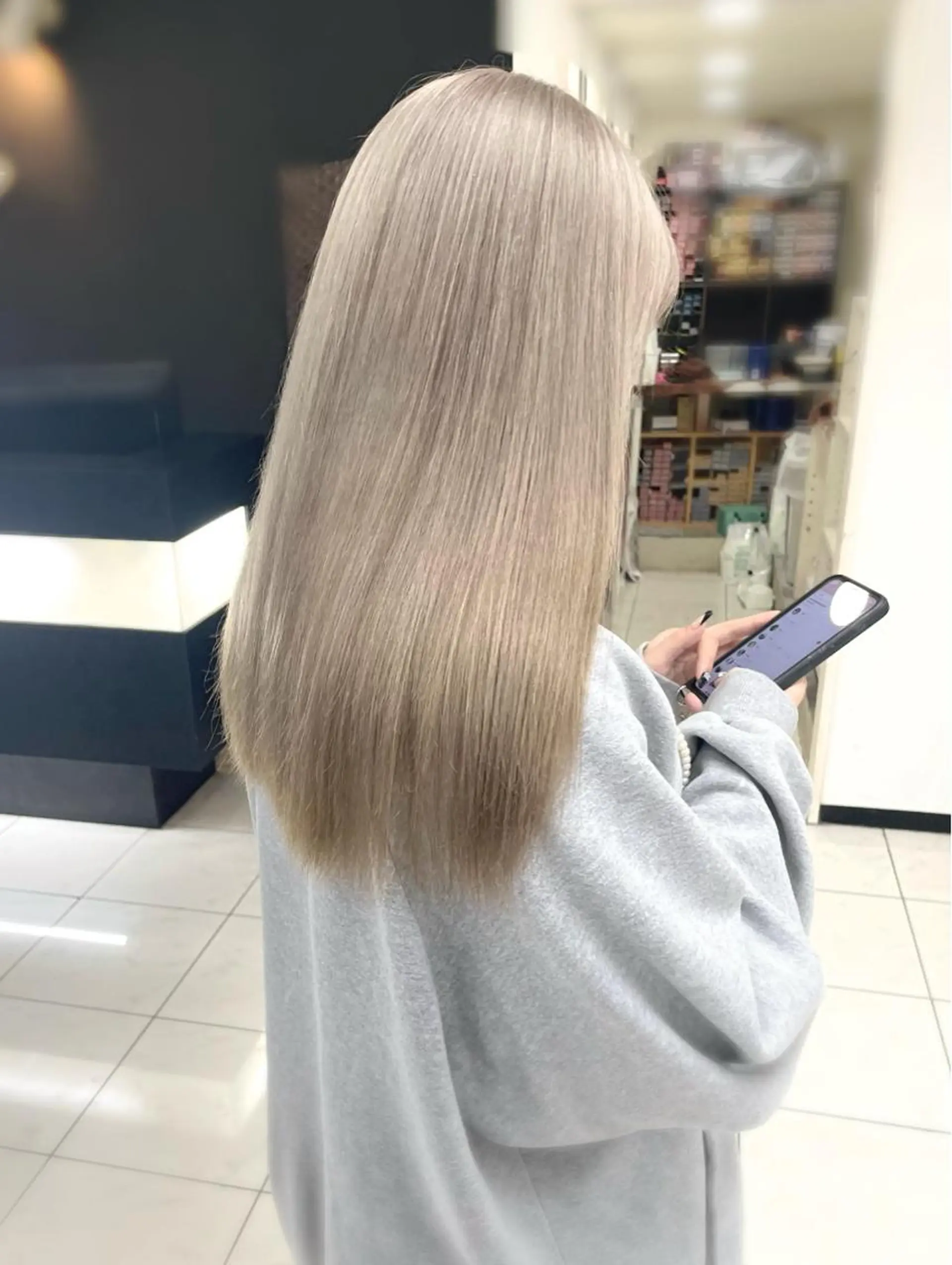 セミロング カラー シールエクステ ブリーチ ケアブリーチ ダブルカラー ハイトーンカラー ヘアカラー トリートメント ハイトーンエクステ 🎩カズキ🎩のヘアスタイル