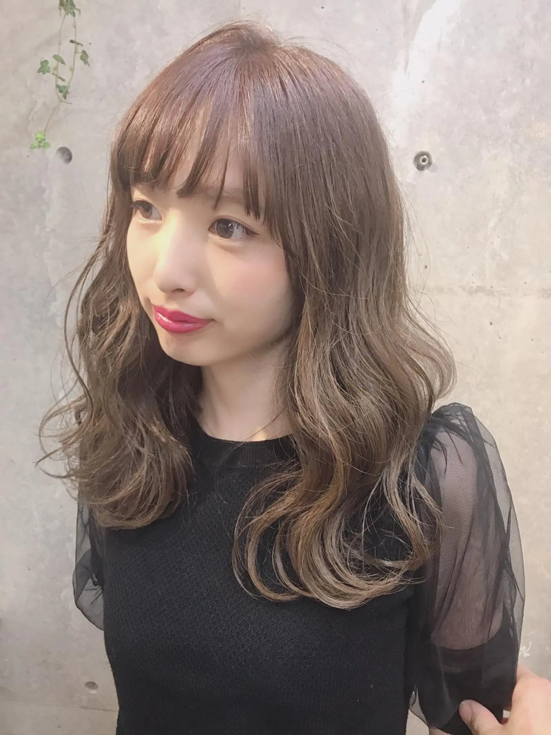 ミディアム カラー 及川 光のヘアスタイル
