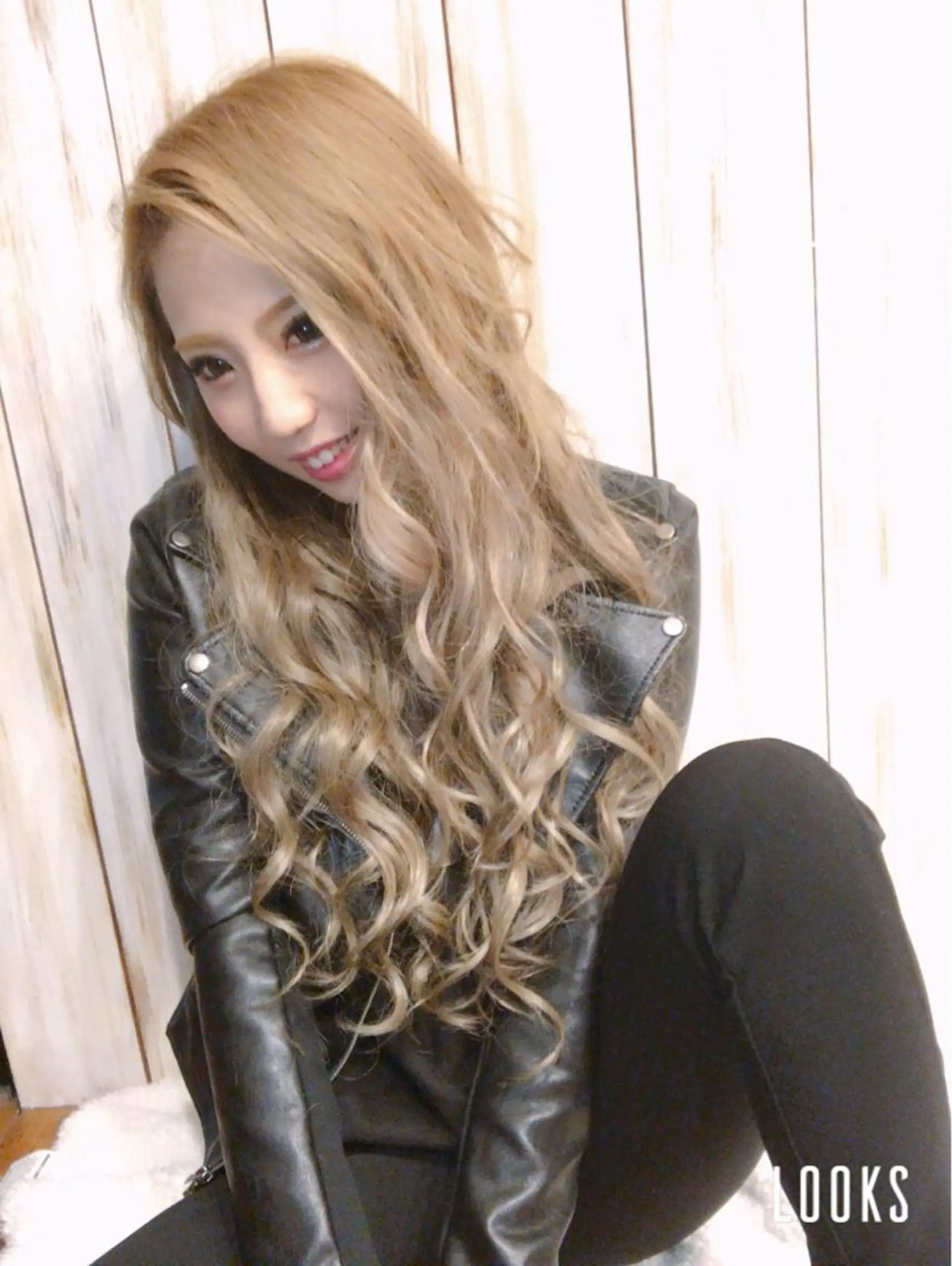 ロング カラー ケアブリーチ&シール エクステの店和田翔莉のヘアスタイル