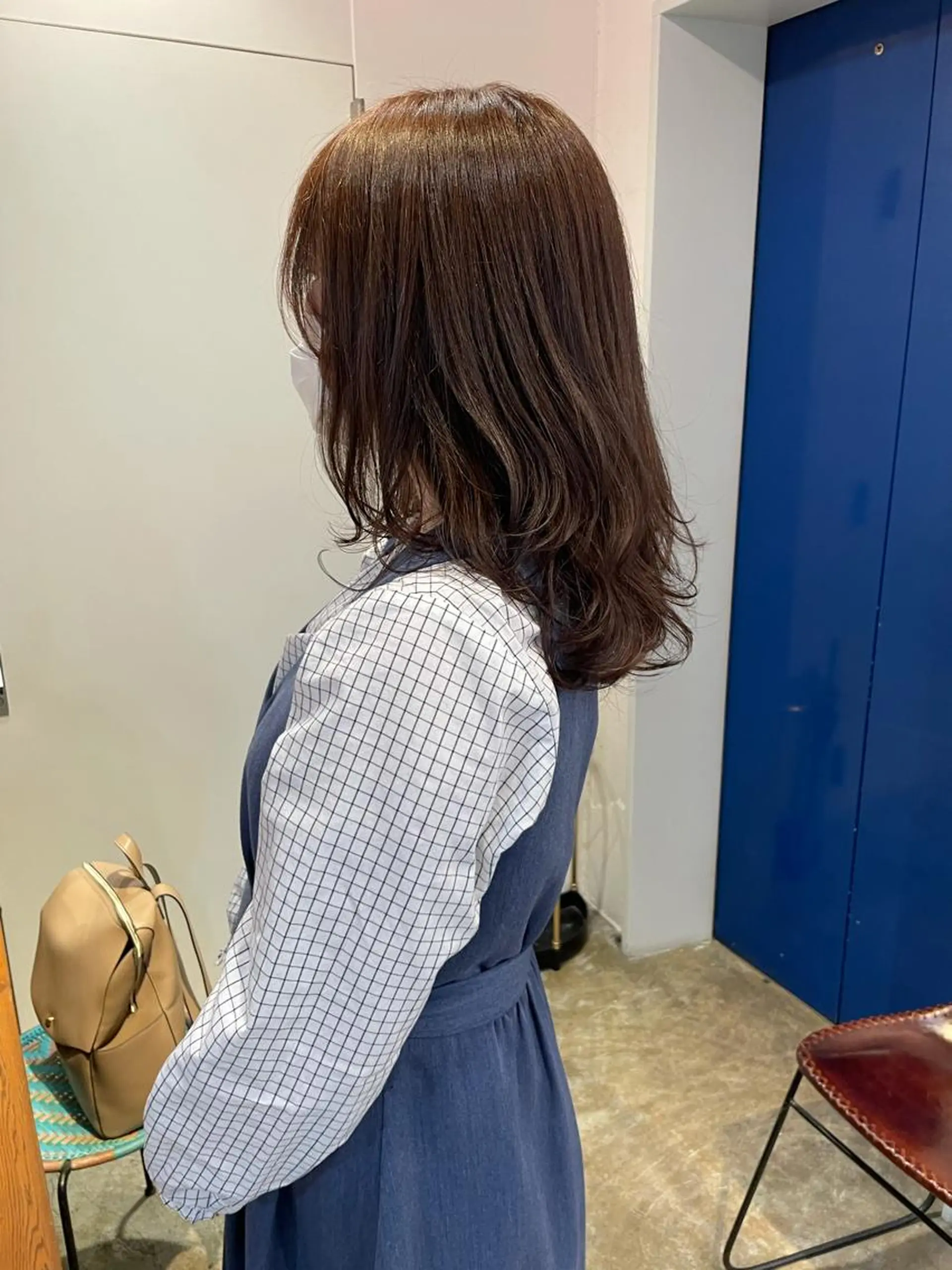 ミディアム カラー カット ヘアカラー トリートメント MIOベージュカラー 柔らかいカラーのヘアスタイル