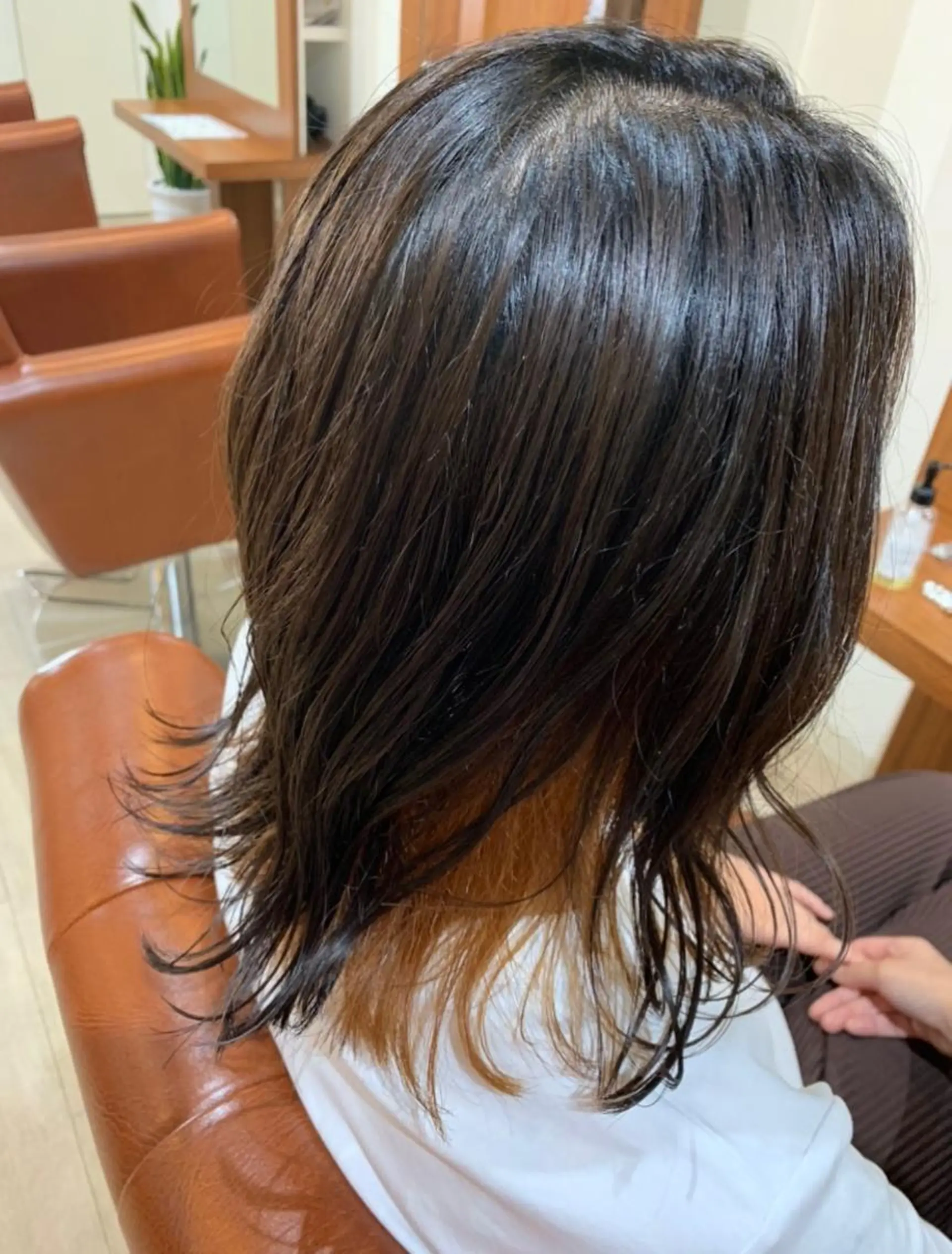 ミディアム カラー インナーカラー オレンジ brace立花 ✂︎ 吉田 茉由のヘアスタイル