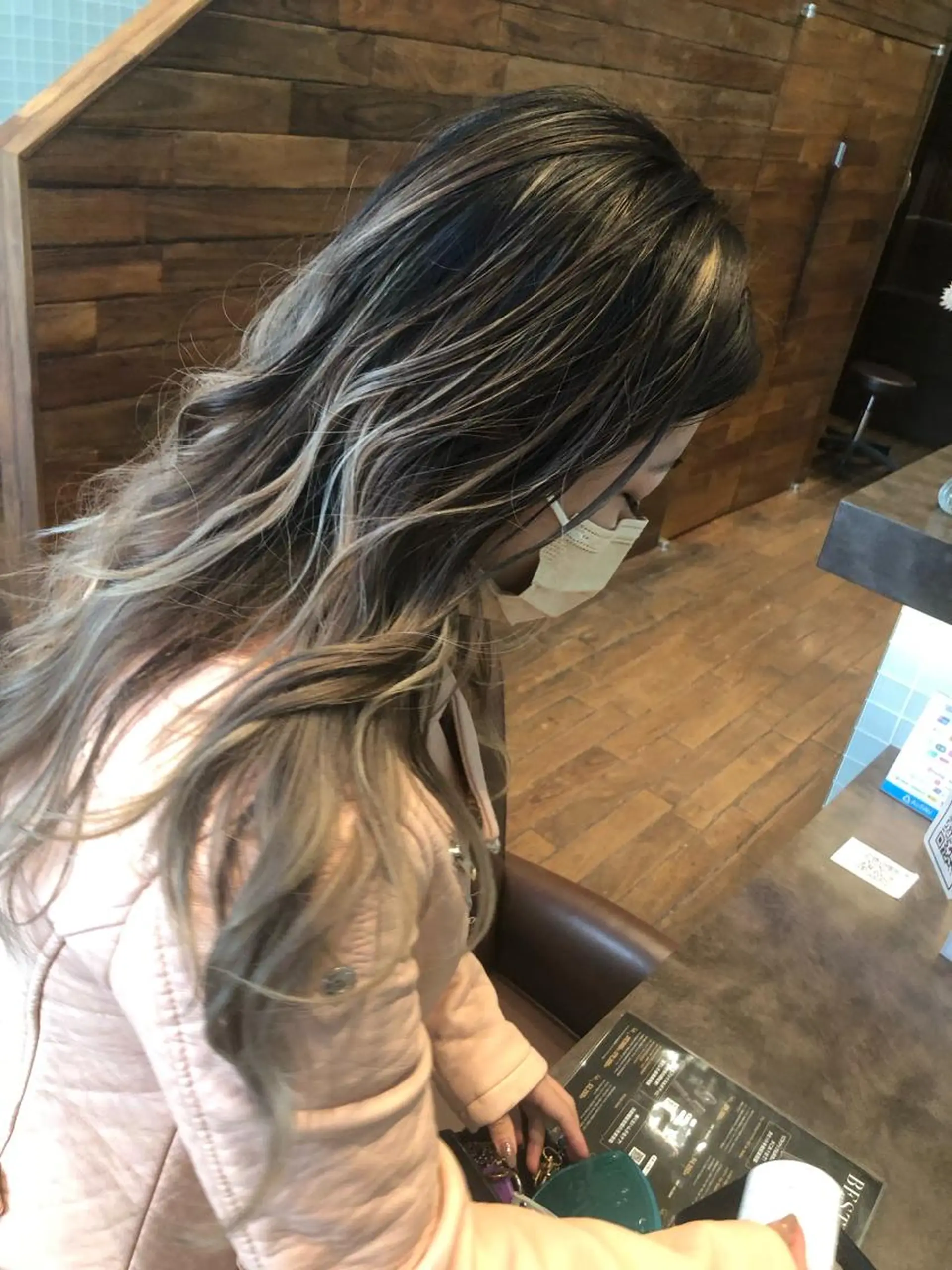 ロング カラー バレイヤージュ レイヤーカット 佐伯 凌太郎のヘアスタイル