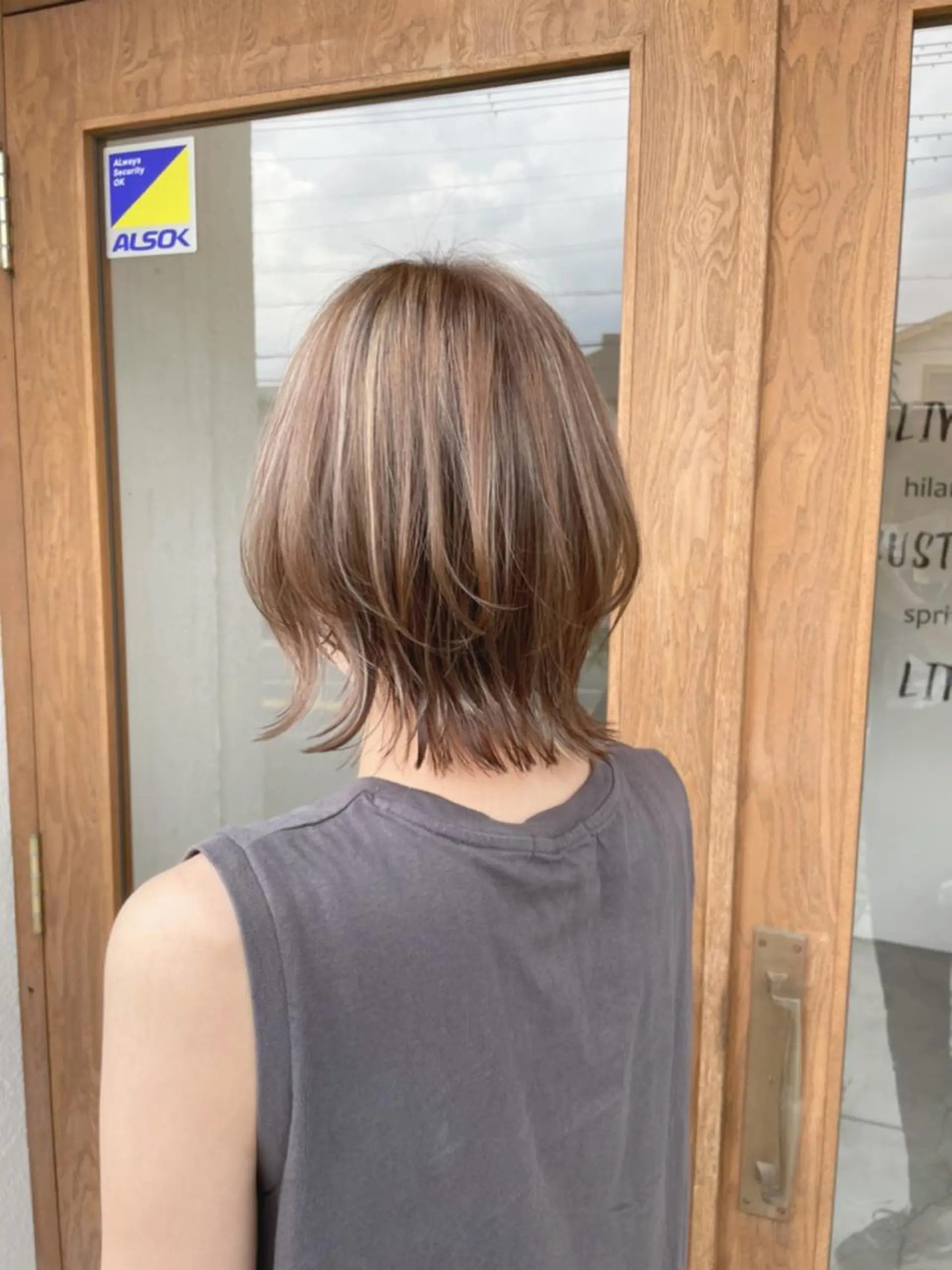 ショート カラー ハイライトカラー 3Dハイライト ボブ くびれヘア ハイライト 髪質改善特化 谷口祐綺のヘアスタイル