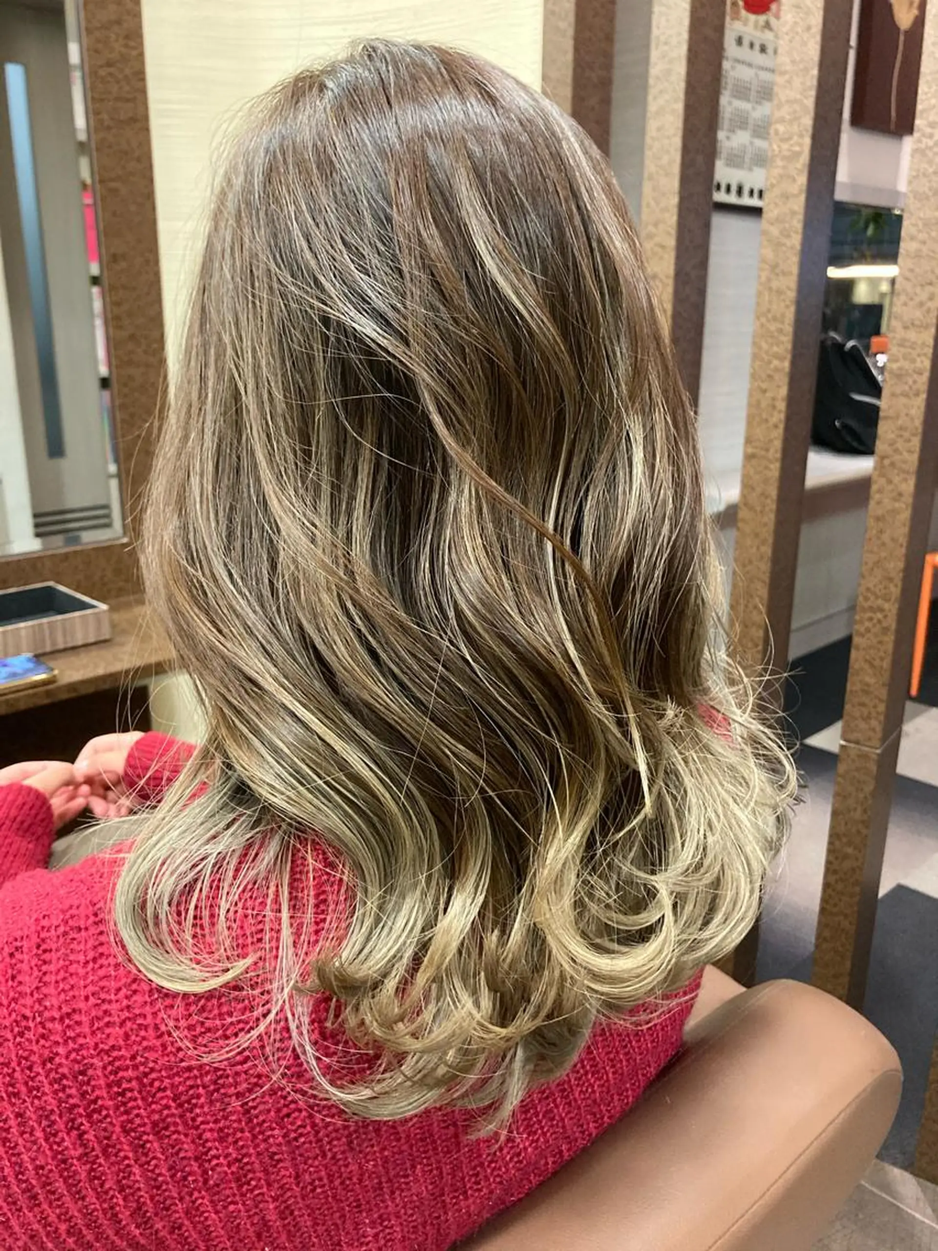 セミロング カラー バレイヤージュ レイヤーカット カット トリートメント 🌟東銀座マンツーマ ン🌟タカナシのヘアスタイル