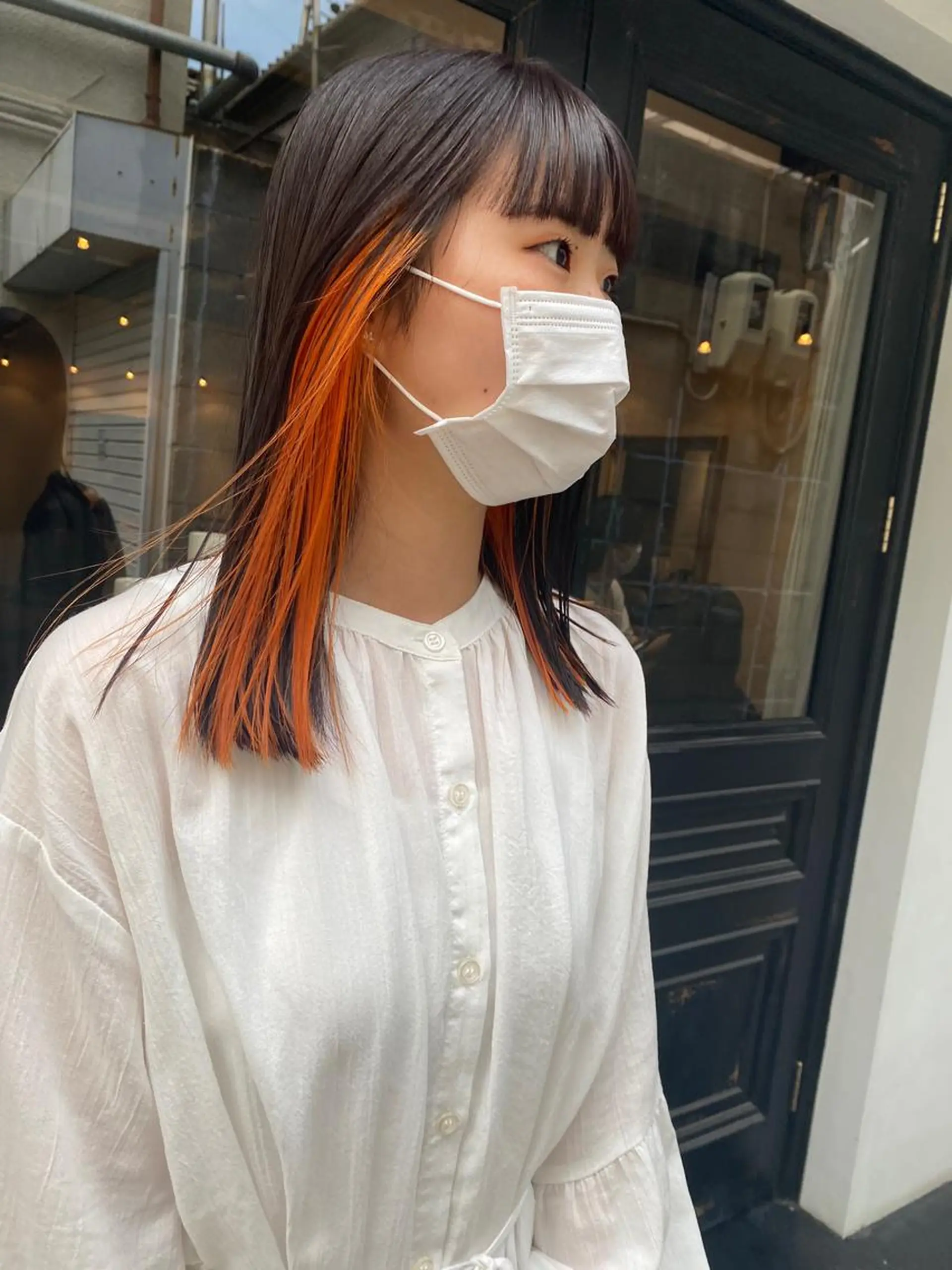 セミロング カラー ブリーチ オレンジ tonari 梅田、中崎町のヘアスタイル