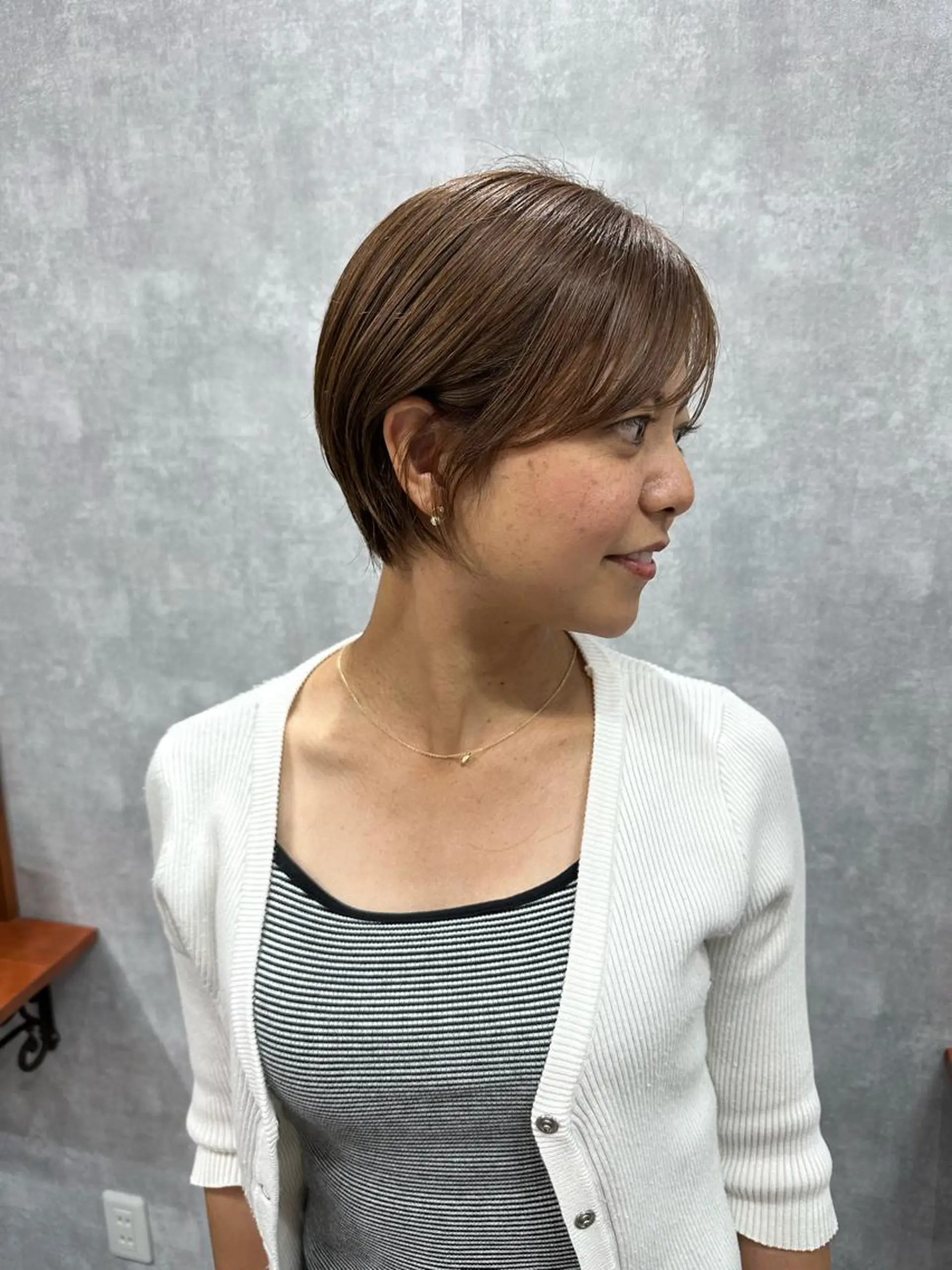 ショート 切りっぱなしボブ ショートボブ ハンサムショート 丸みショート アッシュ C’LD hair  produce /シールドヘア所属・モテ髪/ボブ/ショー ト/アダチフウトのヘアスタイル