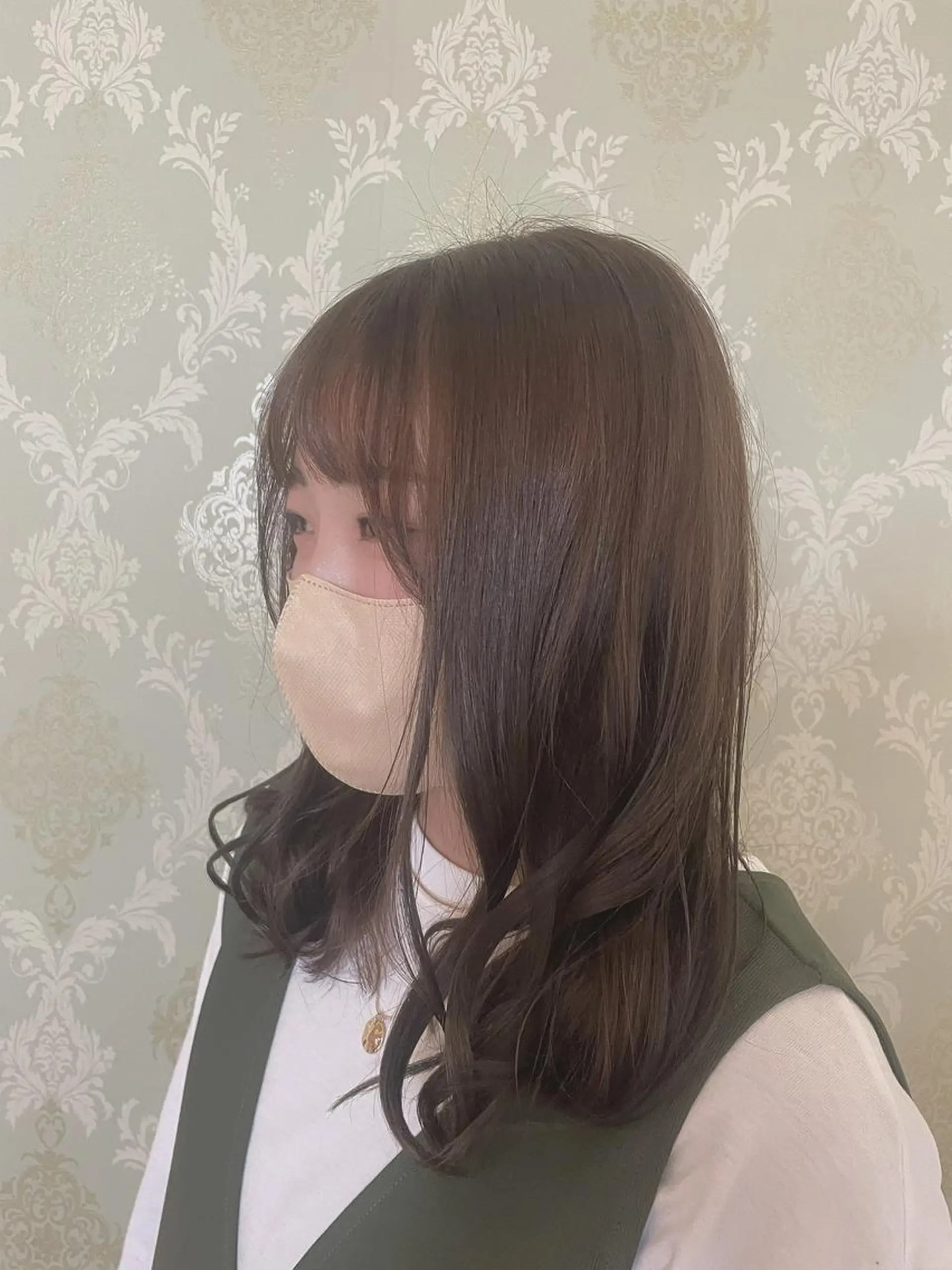 ミディアム カラー オリーブカラー EARTH中島 秋桜久のヘアスタイル