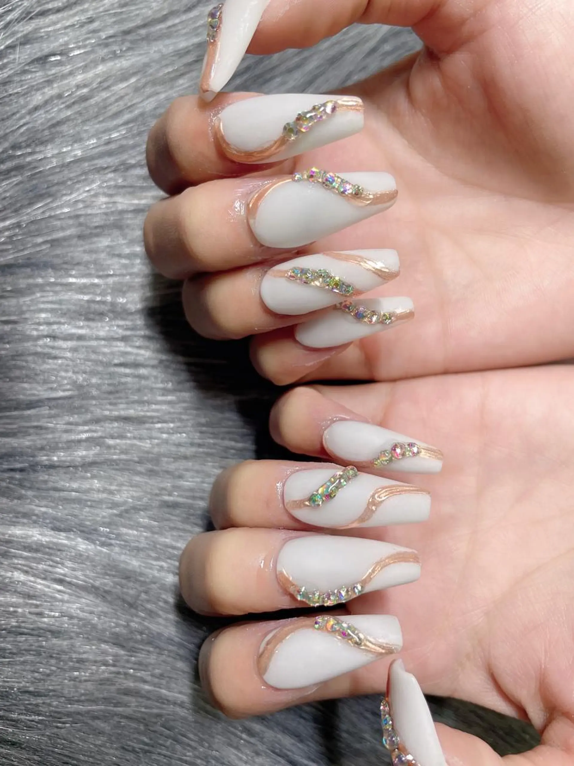 ミディアム ネイル ハンドネイル 《LB》ラブリエ Nail&eyeのマツエク・マツパデザイン