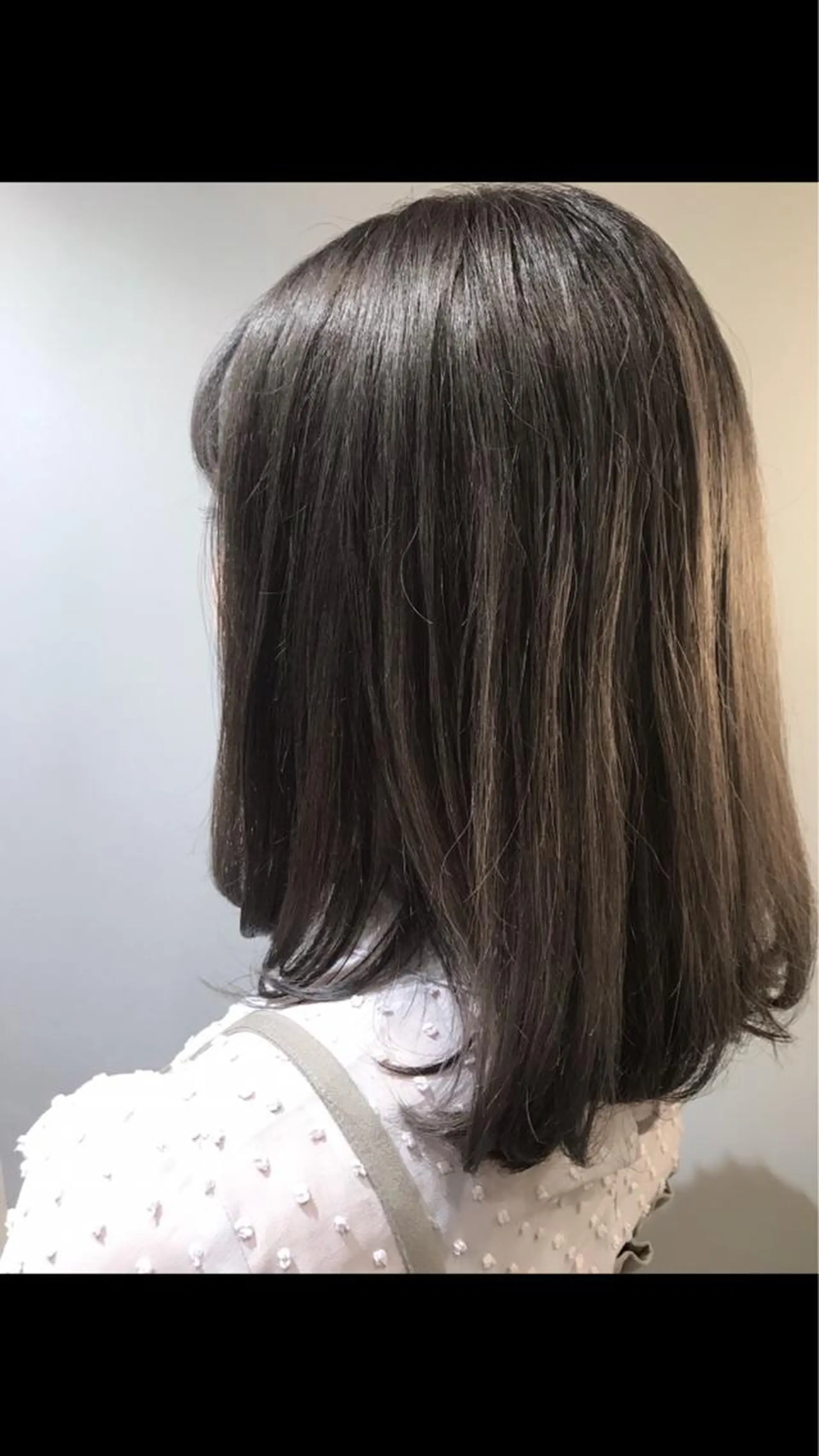 ミディアム BiBi 藤野あゆみのヘアスタイル