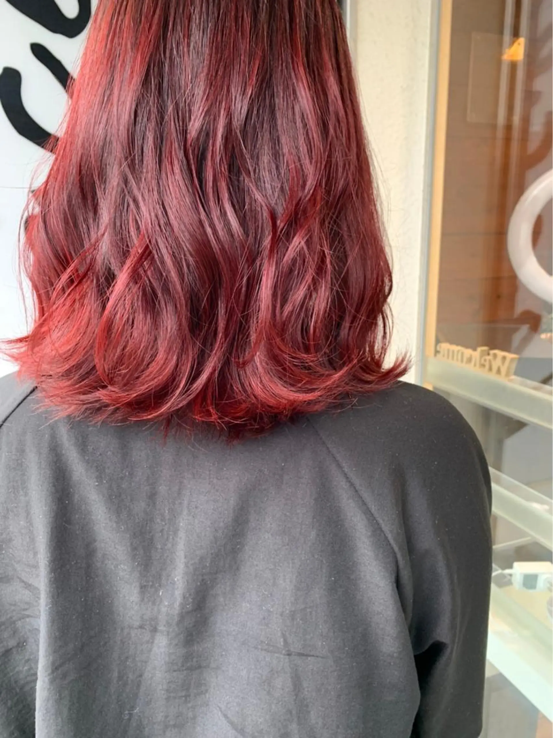 カラー インナー×縮毛矯正 ピンクカラー澤井里菜のヘアスタイル