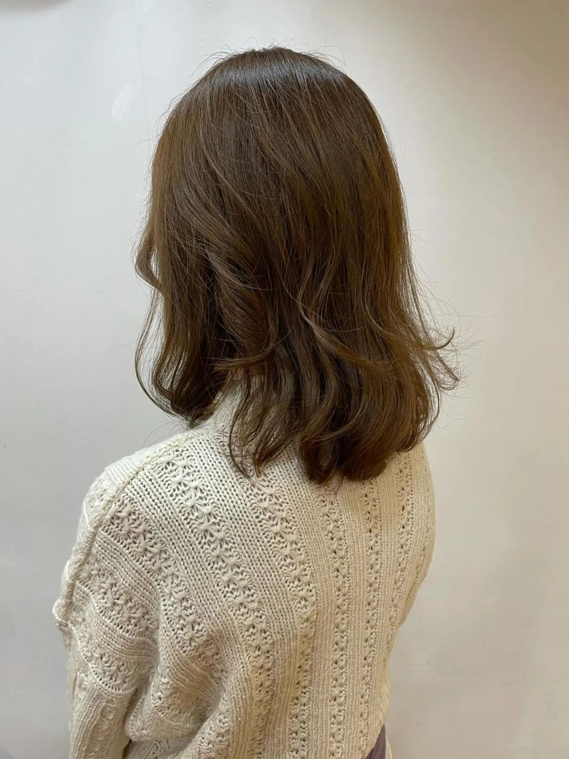 セミロング カラー あずまぐち めぐみのヘアスタイル