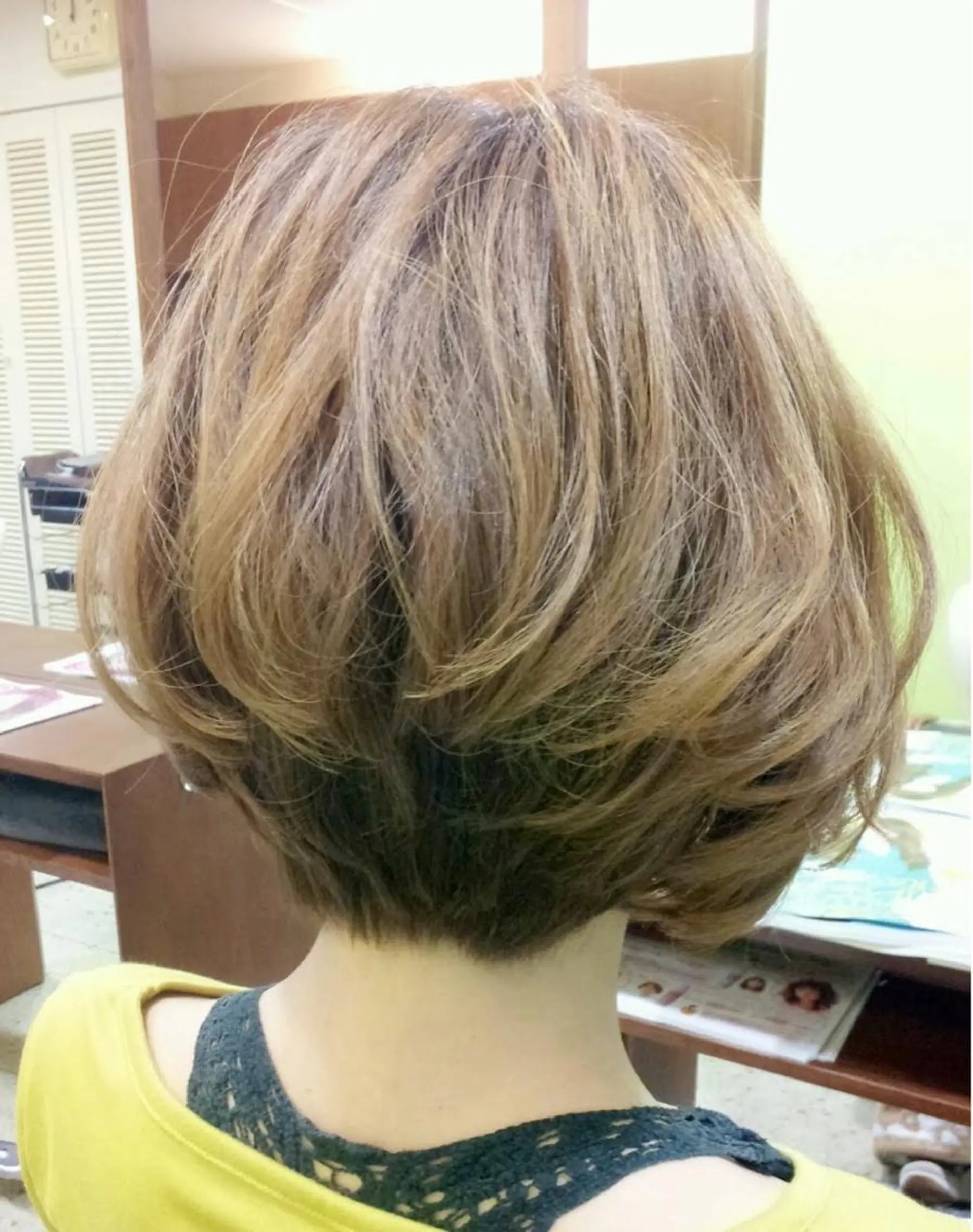 ショート カラー ボブ 藤原 克宏のヘアスタイル