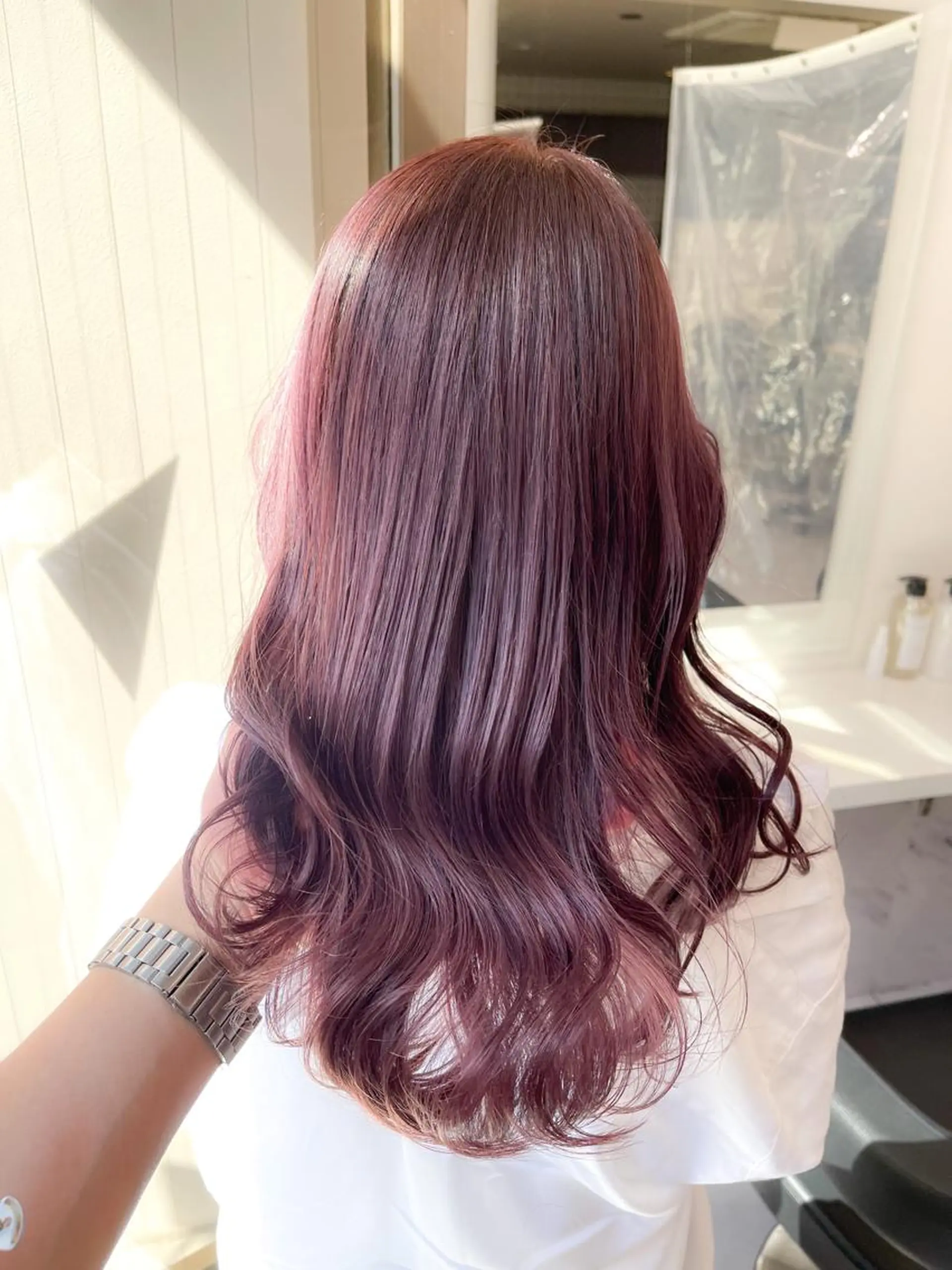 ロング カラー カット ヘアカラー トリートメント ハイトーン×レイヤー カットTAKUMIのヘアスタイル