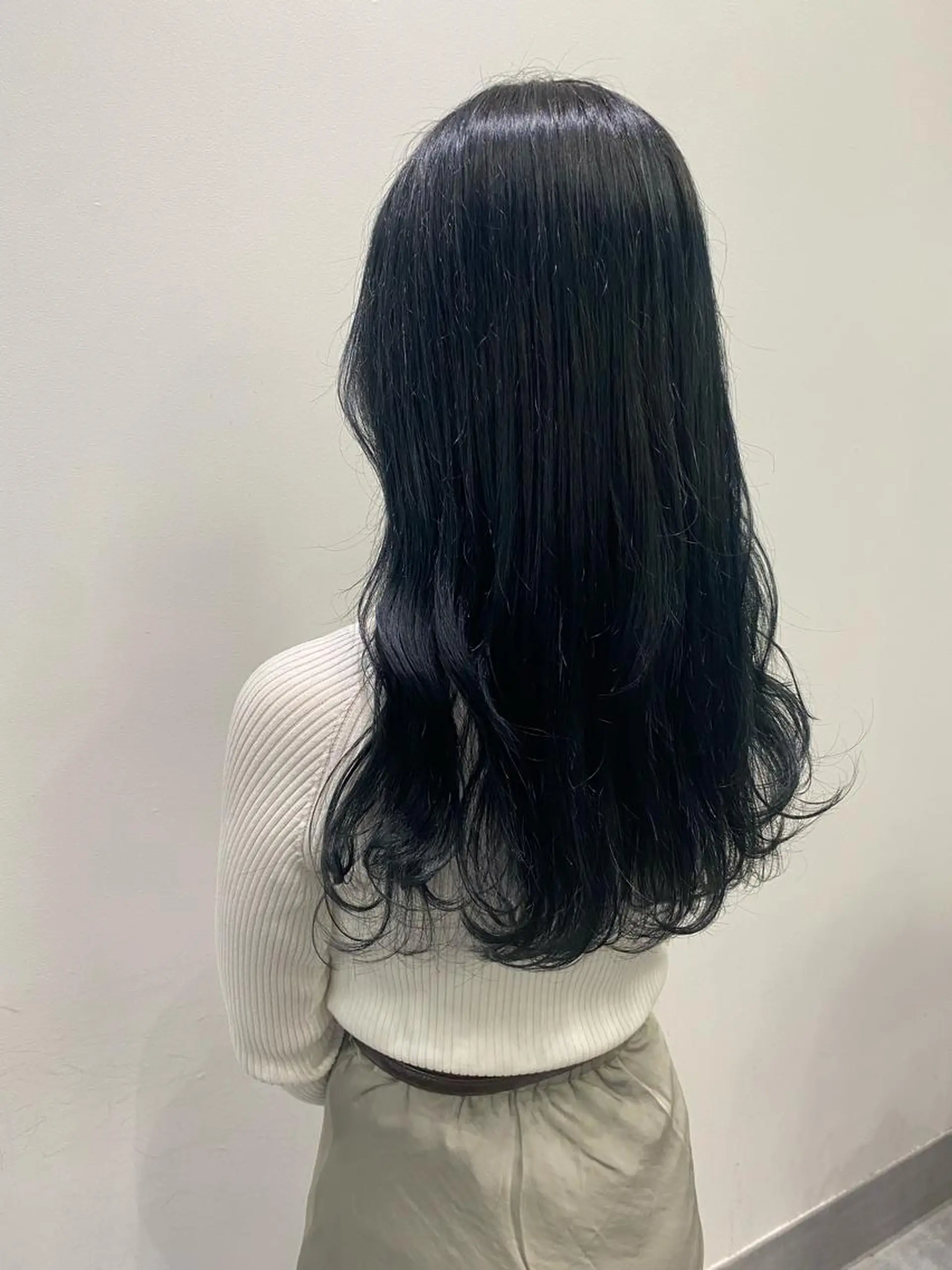 ロング カラー ブルーカラー ネイビーカラー カット ヘアカラー トリートメント ✨透明感カラー✨ 🦖佐々木未来🦕のヘアスタイル