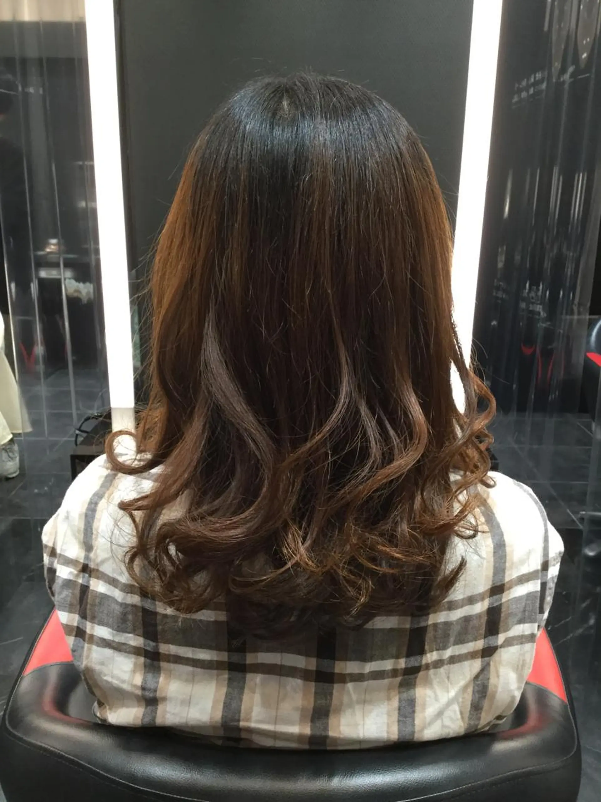 セミロング カラー パーマ Annon プライベートサロンのヘアスタイル