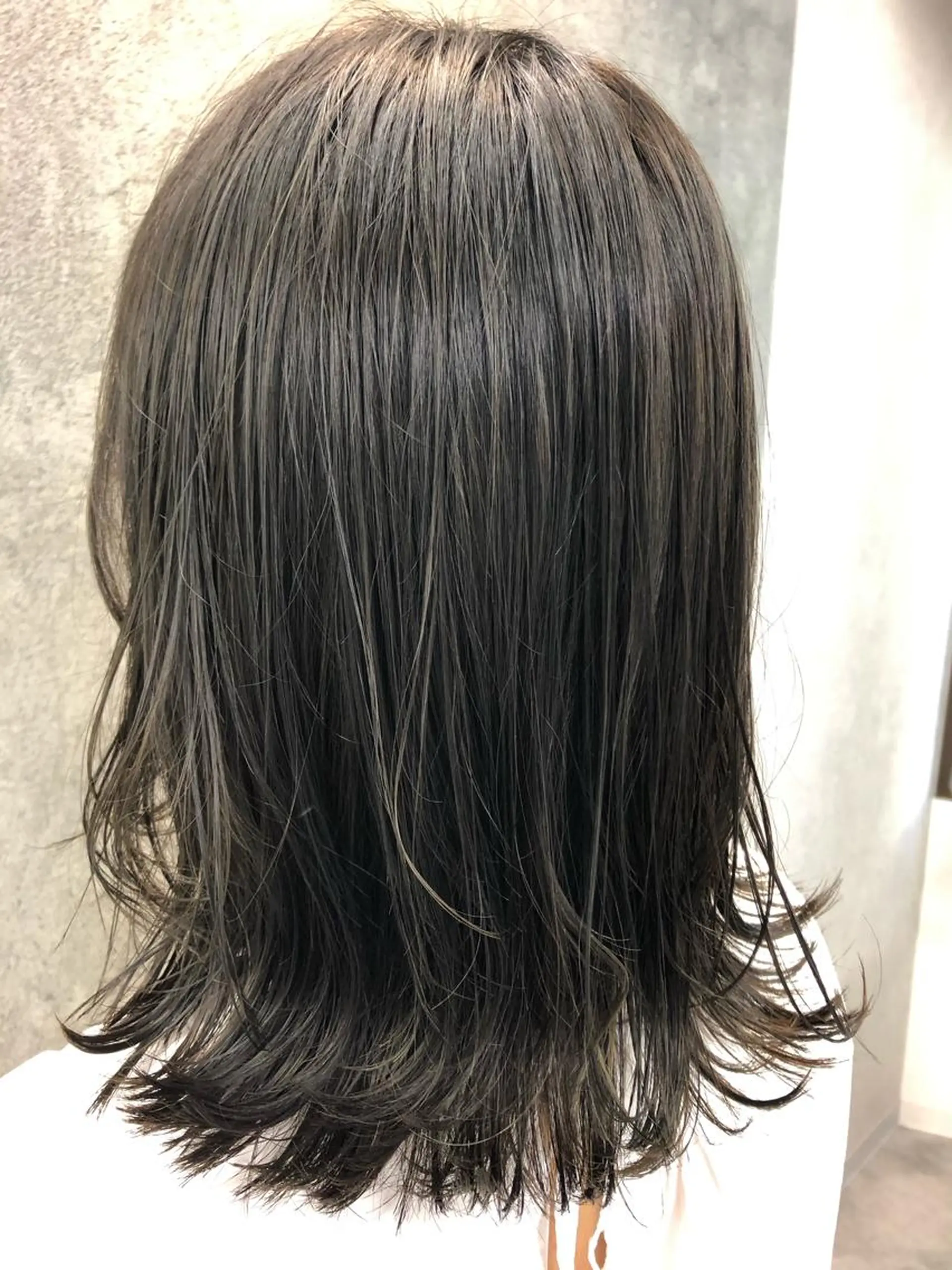 ミディアム Noyヨシモト ヒロトのヘアスタイル