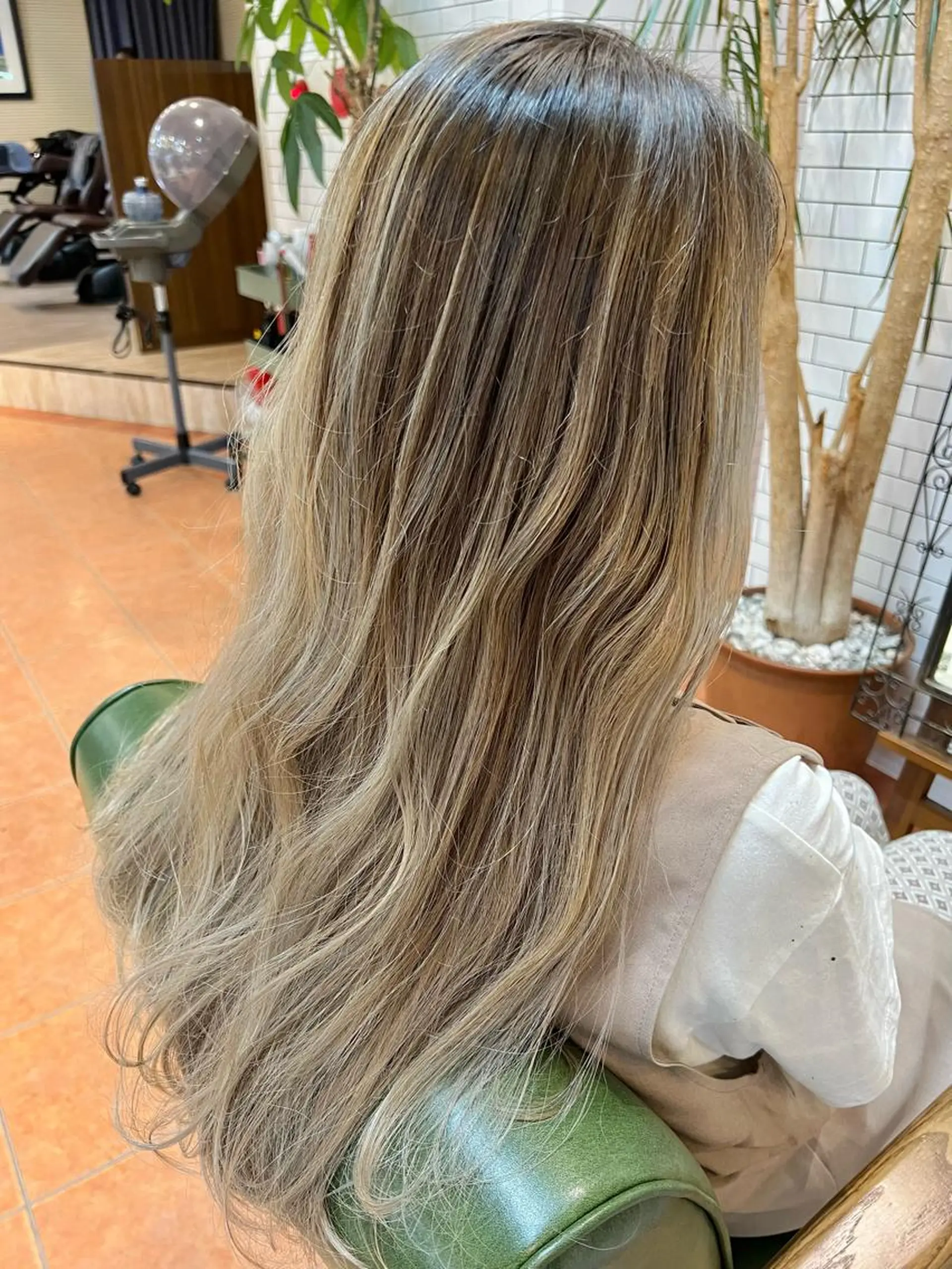 ロング カラー ヘアカラー トリートメント 石井 佑樹のヘアスタイル