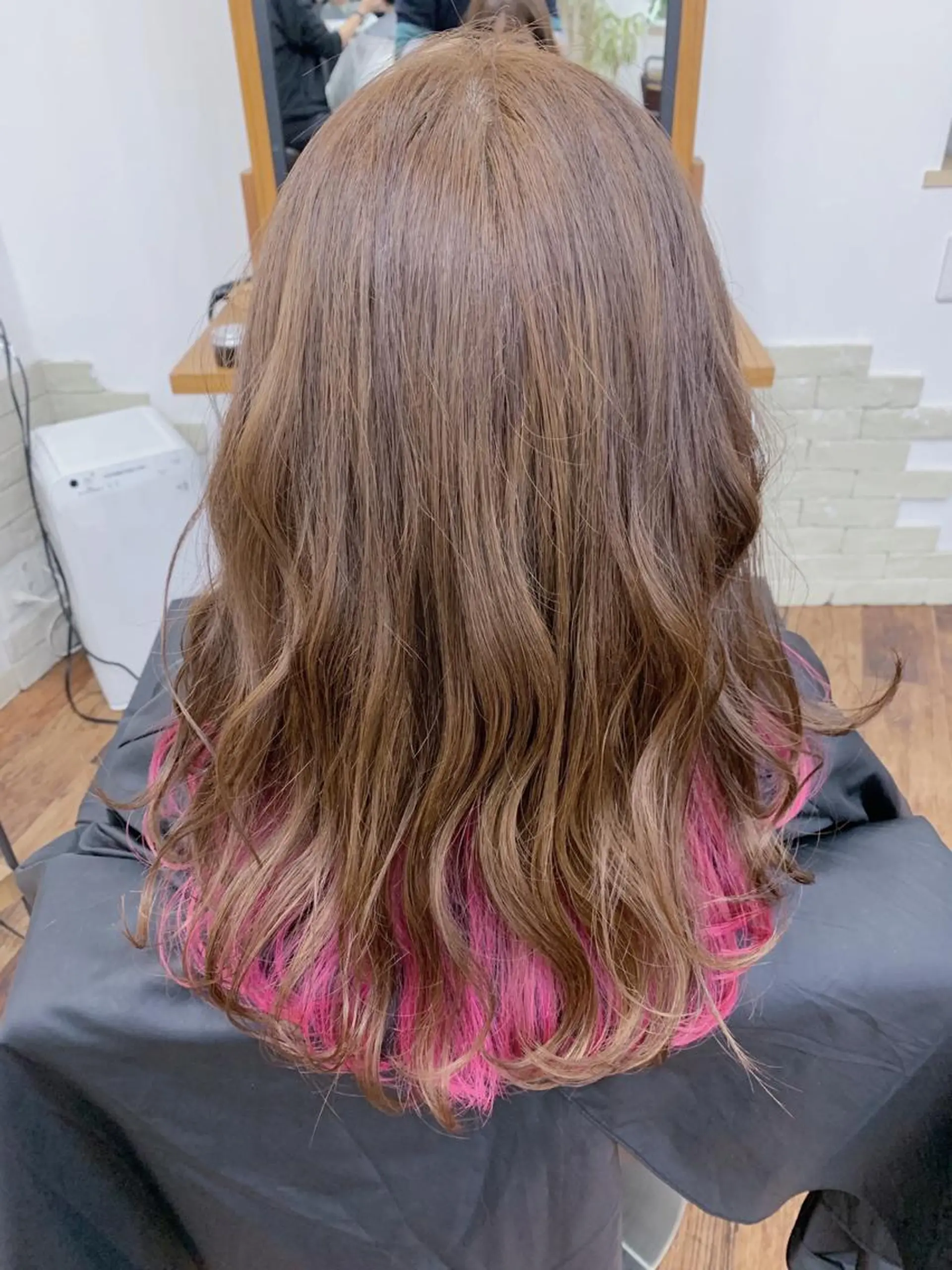 セミロング カラー 切りっぱなしボブ アディクシーカラー ブリーチ ケアブリーチ イヤリングカラー 松本 和之のエステ・リラクイメージ
