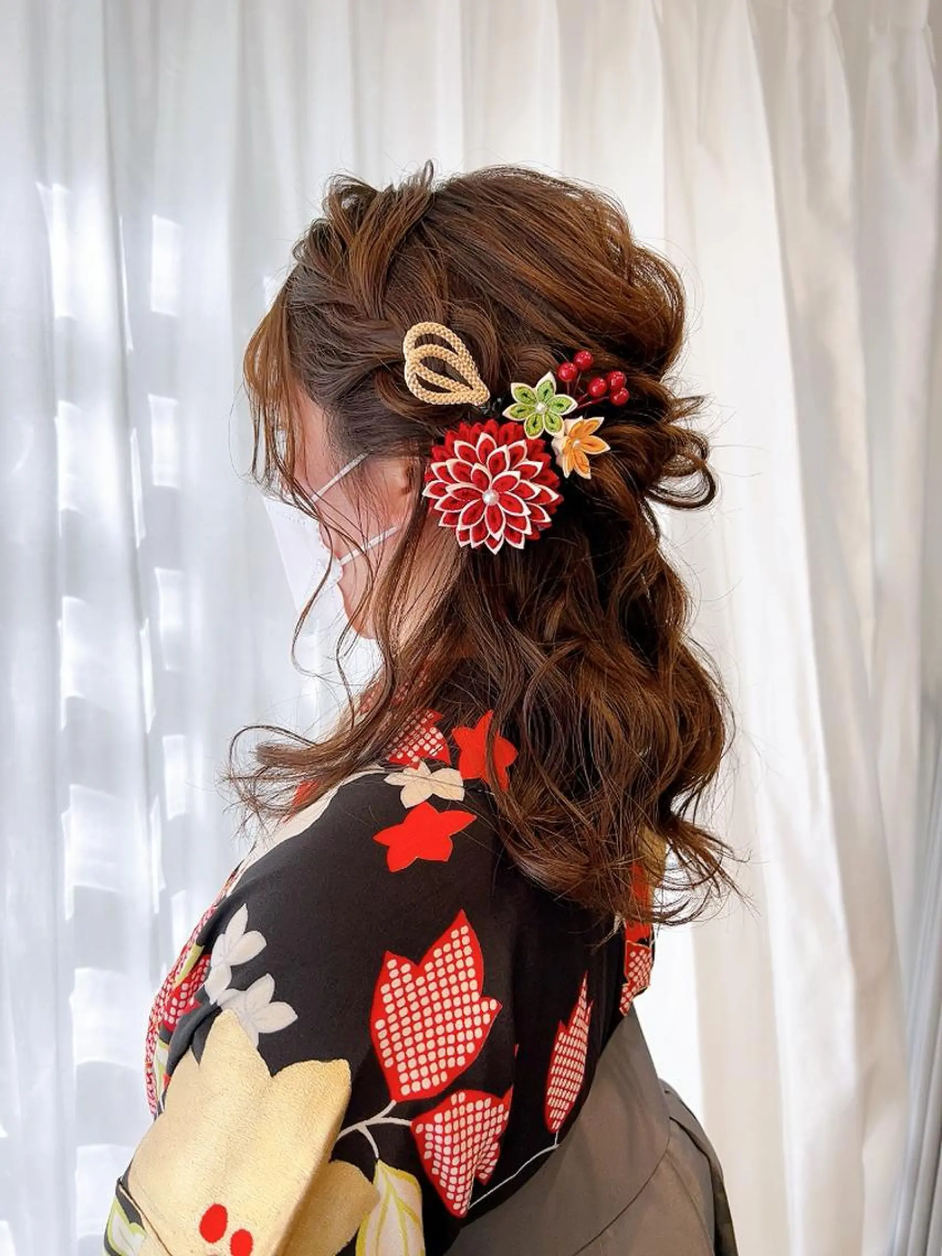 セミロング ヘアアレンジ ハーフアップ 髪飾り ヘアセット 池田 みのりのヘアスタイル