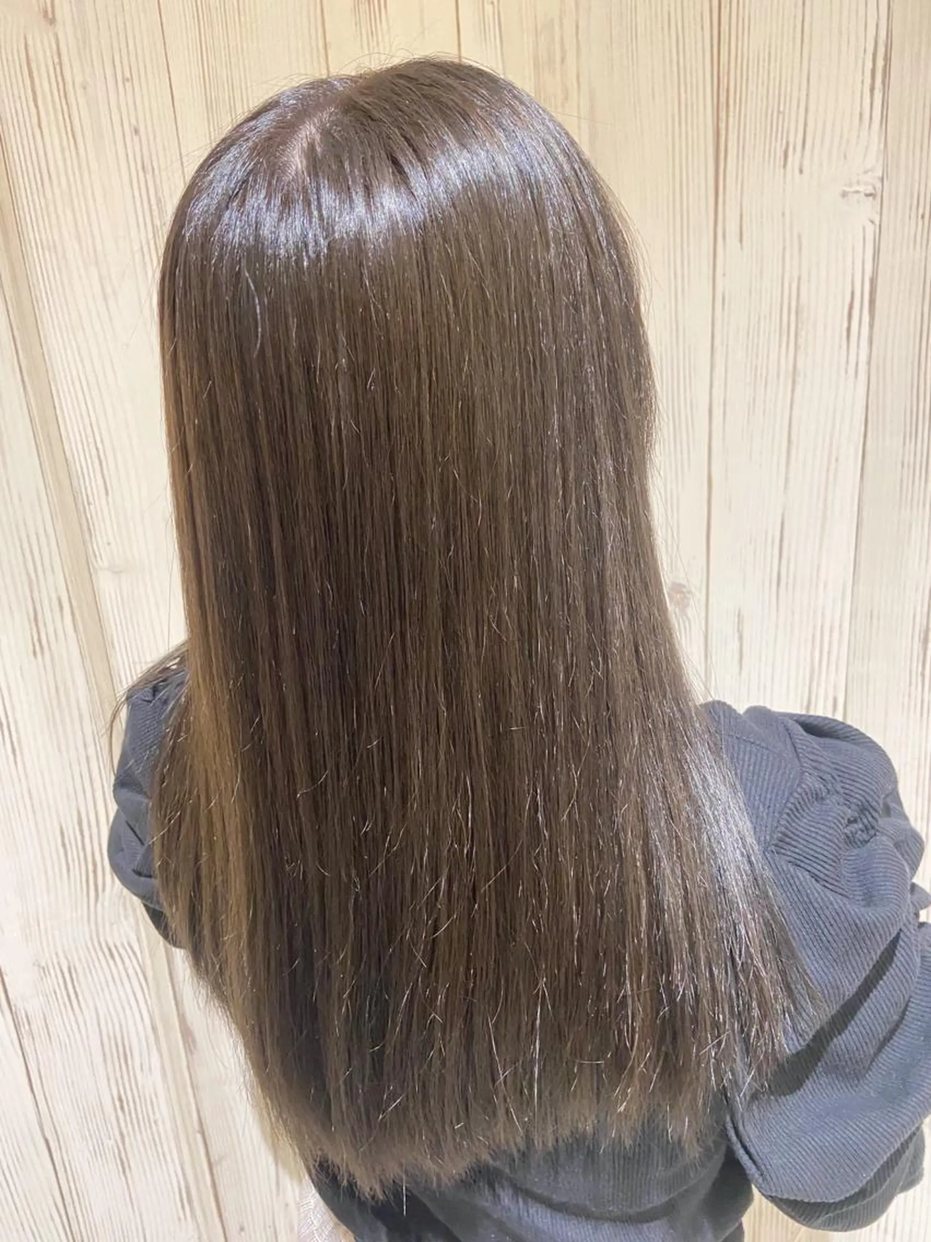 ロング カラー 透明感カラー グレージュ 🩵岡村 菜々子🩵のヘアスタイル