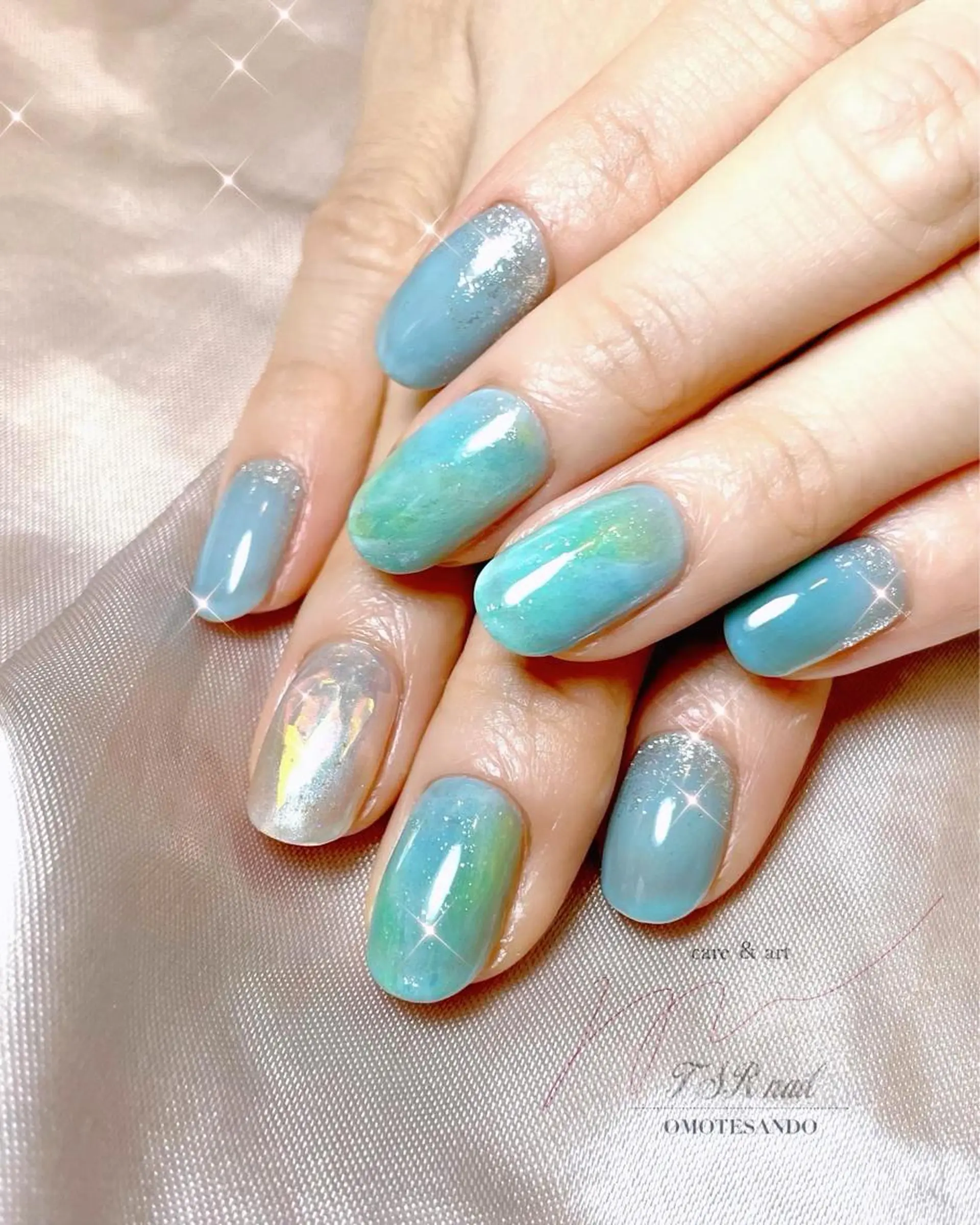 ネイル グリーン 氷ネイル・うるうるネイル ニュアンスネイル ワンカラーネイル 爪咲 りり花のネイルデザイン