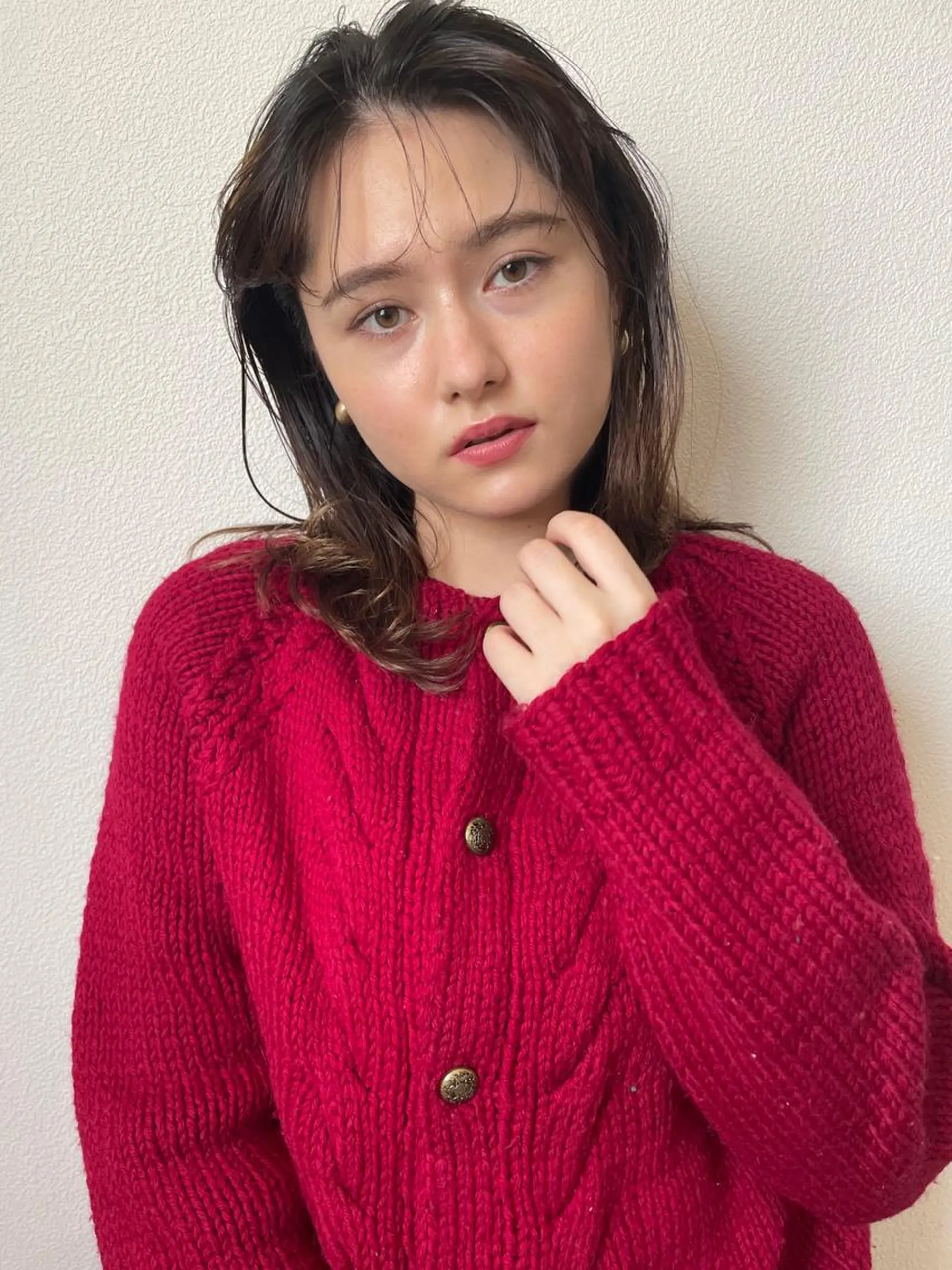 ミディアム カラー ボブレイヤー ベージュカラー ブリーチ 透明感カラー グレージュ 🩰オリーブ/ ベージュ松本咲花🩰のヘアスタイル