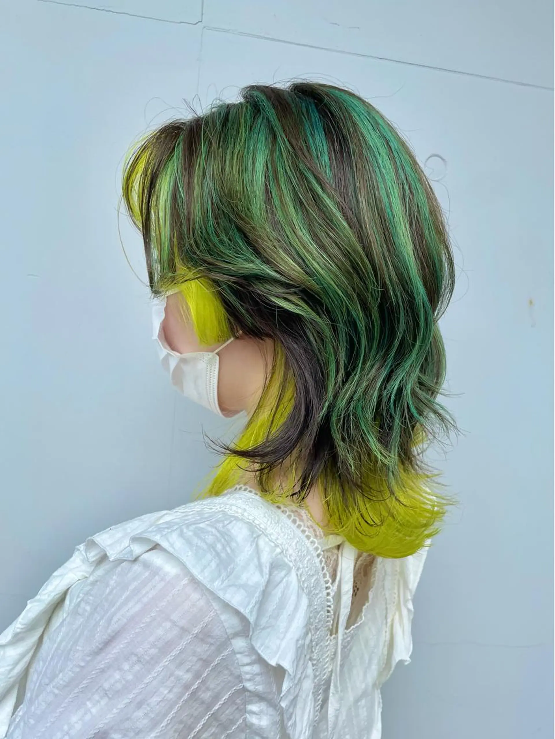 ミディアム カラー アディクシーカラー ブリーチ ケアブリーチ ダブルカラー イヤリングカラー カット ヘアカラー トリートメント もにか🌞原宿/渋谷 🌝ブリーチカラーのヘアスタイル