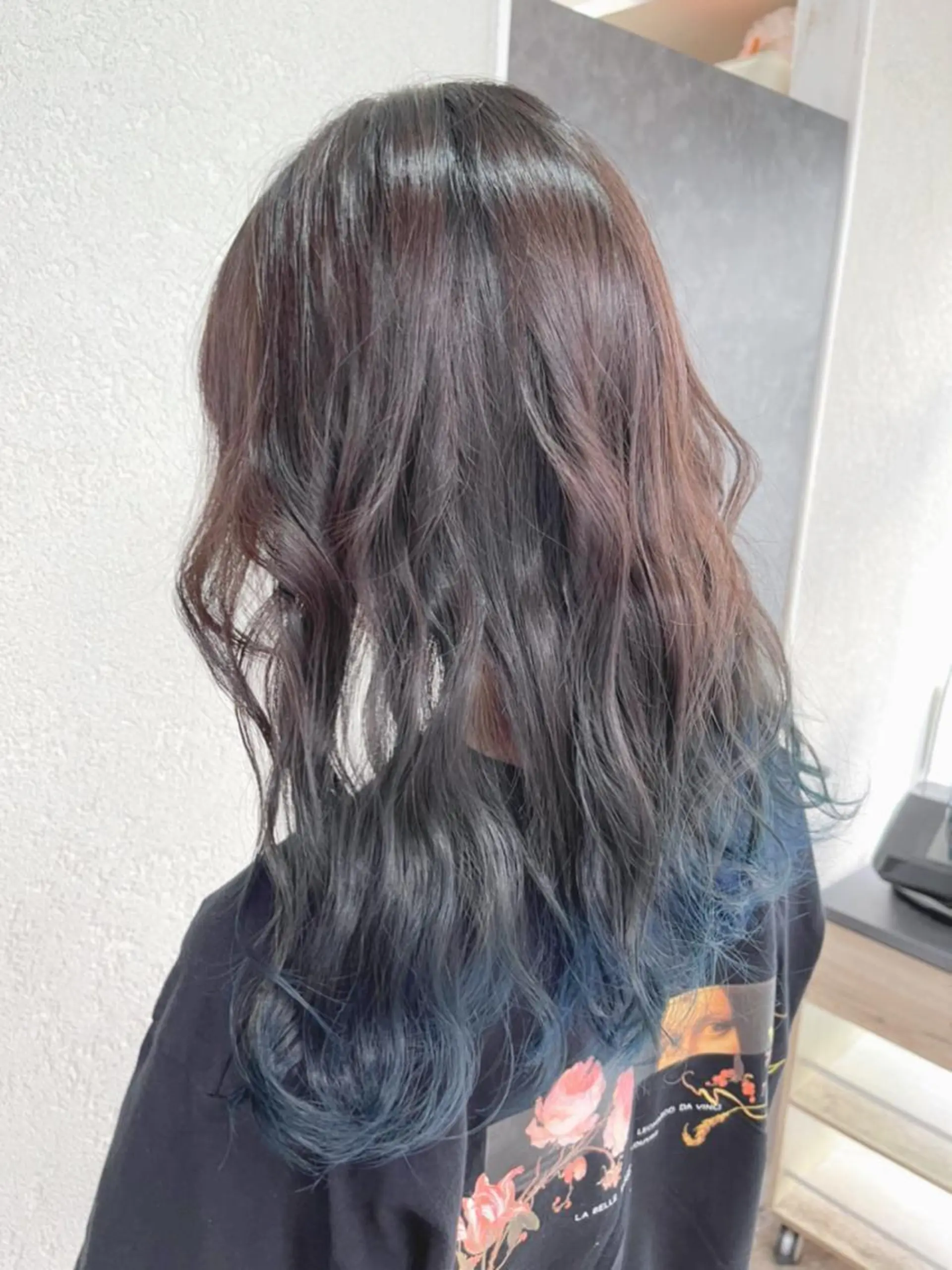 ロング カラー ブルーカラー グラデーションカラー カット ヘアカラー 槙川 郁弥のヘアスタイル