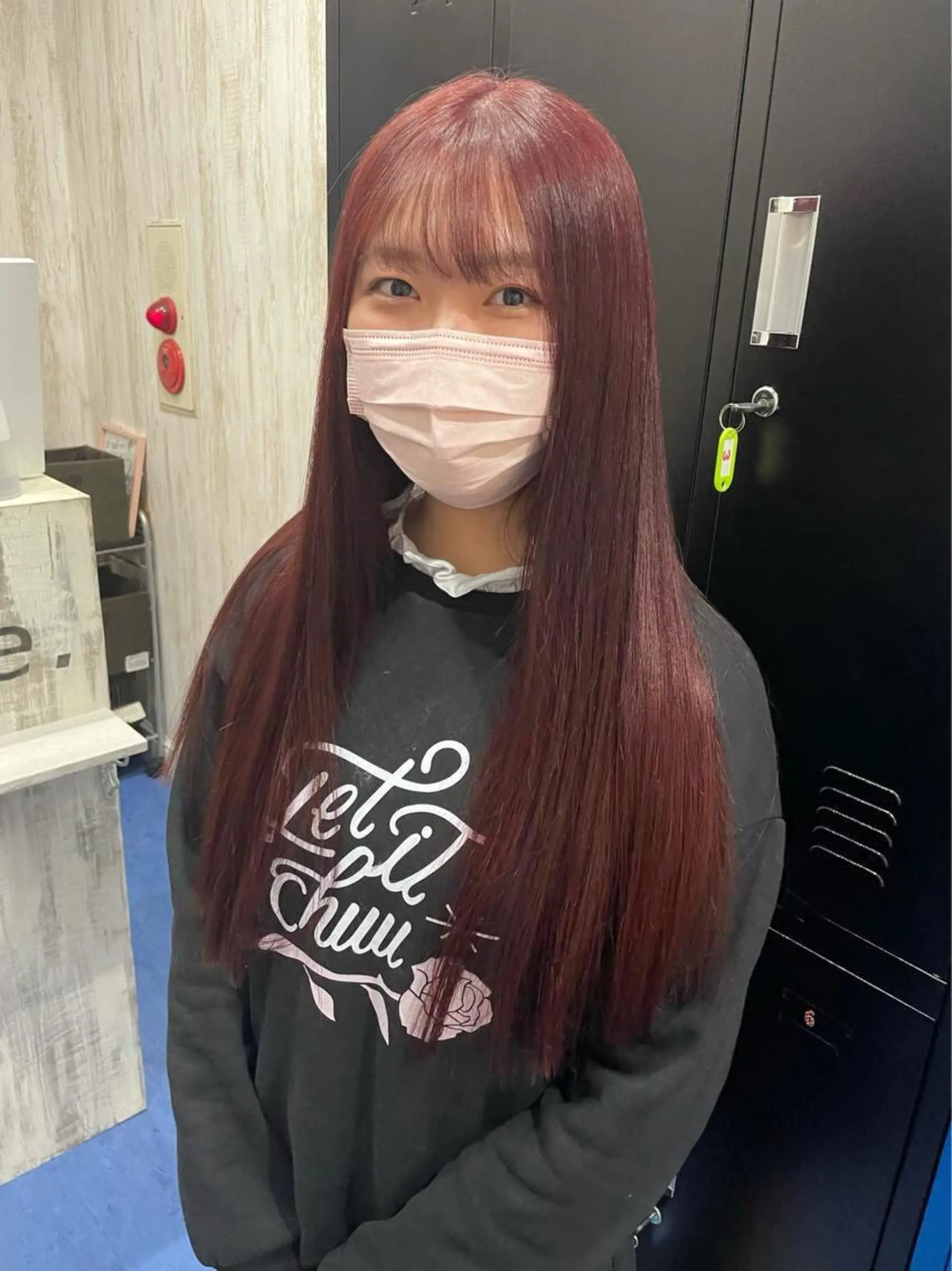 ロング カラー white.梅田 デザインカラー🦄のヘアスタイル