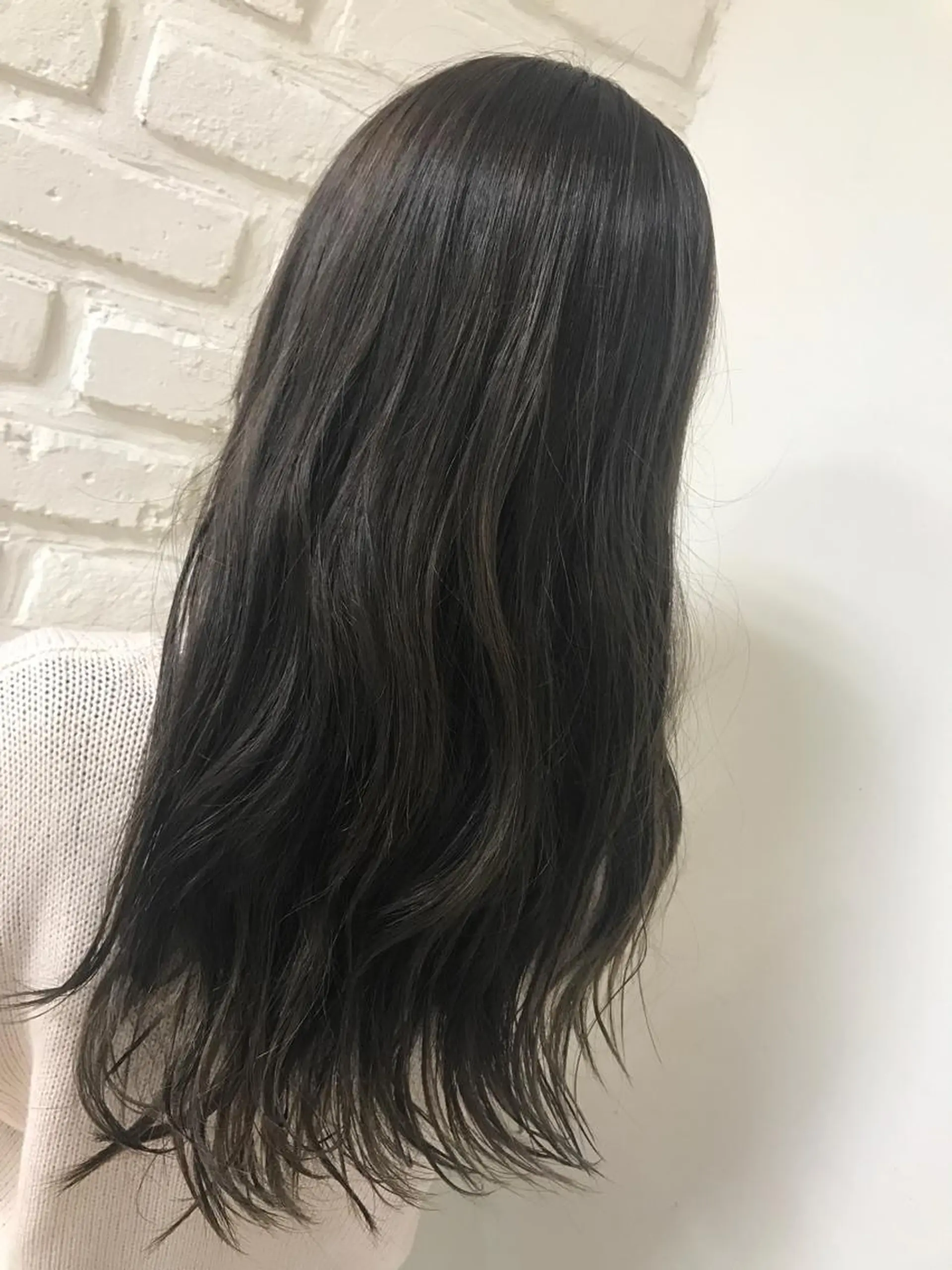 ロング カラー アッシュ ハイライトカラー イルミナカラー ハイライト 【暖色カラー特化】 中山由梨のヘアスタイル