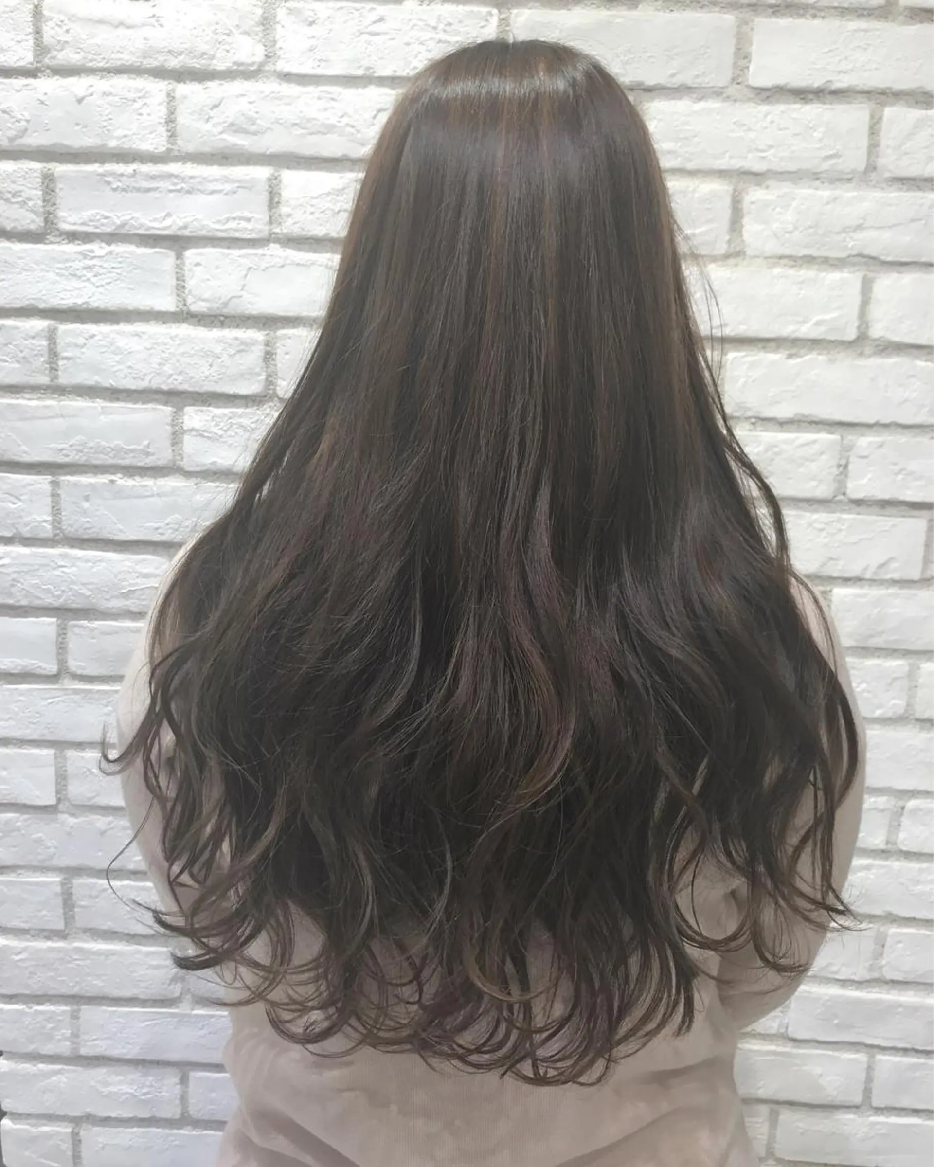 ロング カラー グレージュ ハイライトカラー ハイライト Ash 戸田公園店のヘアスタイル