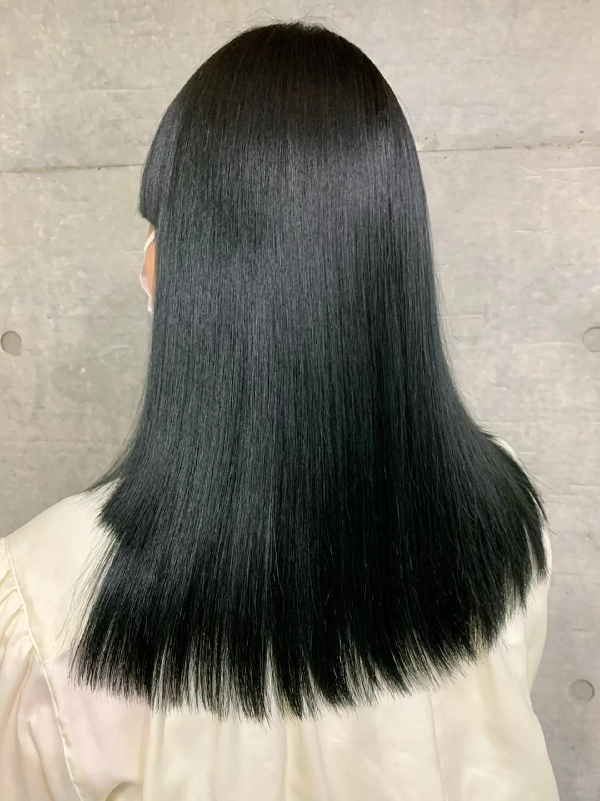 セミロング カラー メンズ メンズブリーチ 黒髪 ブリーチ ダークグリーン ブリーチなしカラー ヘアカラー トリートメント THE./ブリーチ 透感カラー/髪質改善のヘアスタイル