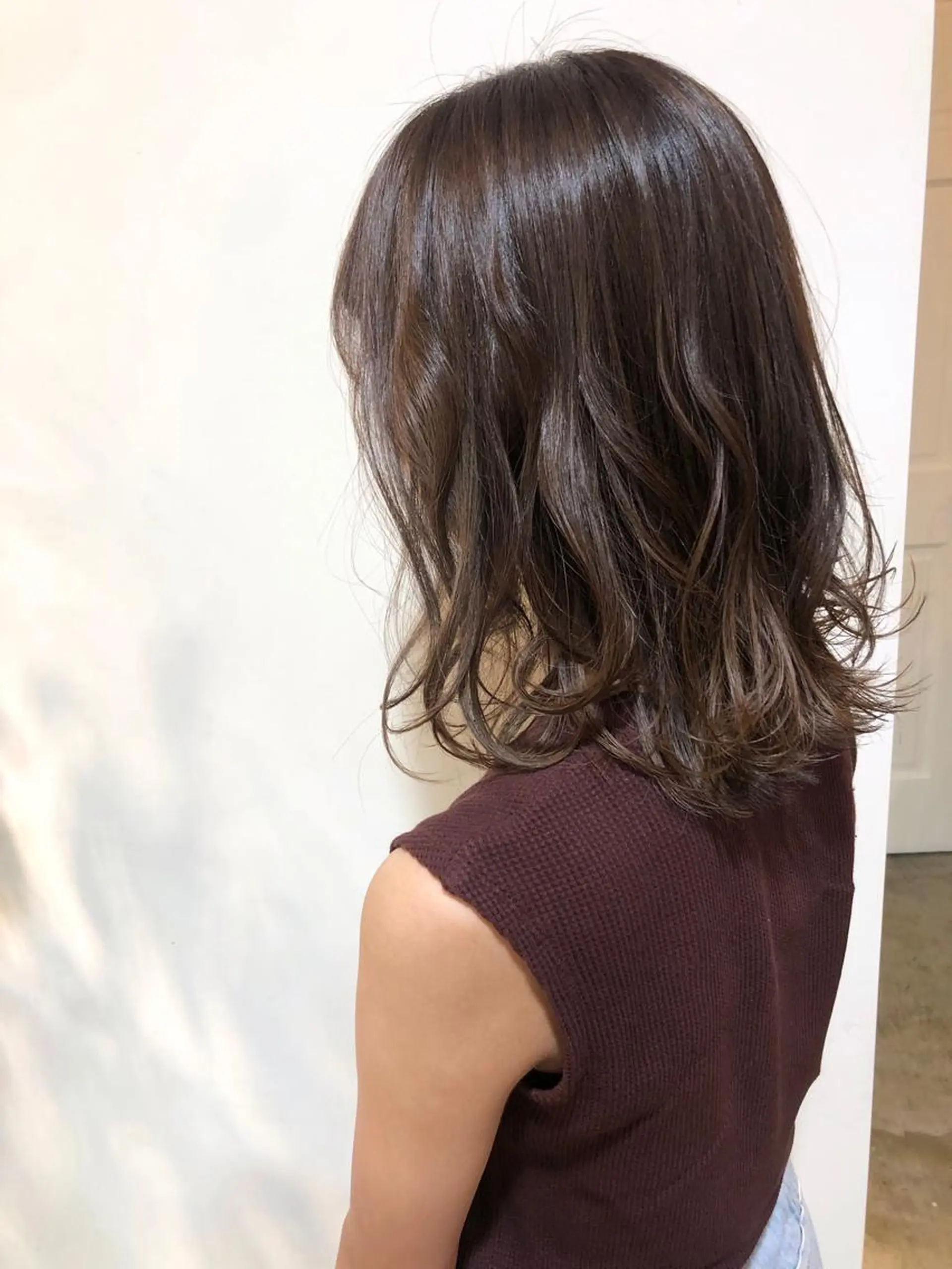 ミディアム カラー MIOベージュカラー 柔らかいカラーのヘアスタイル