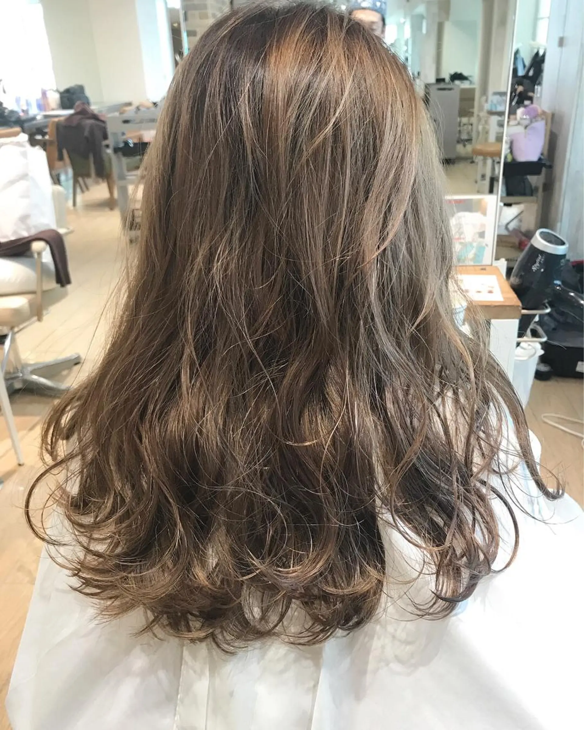 ミディアム 外国人風カラー 【1日2名様限定】 AFLOAT白川雄副のヘアスタイル