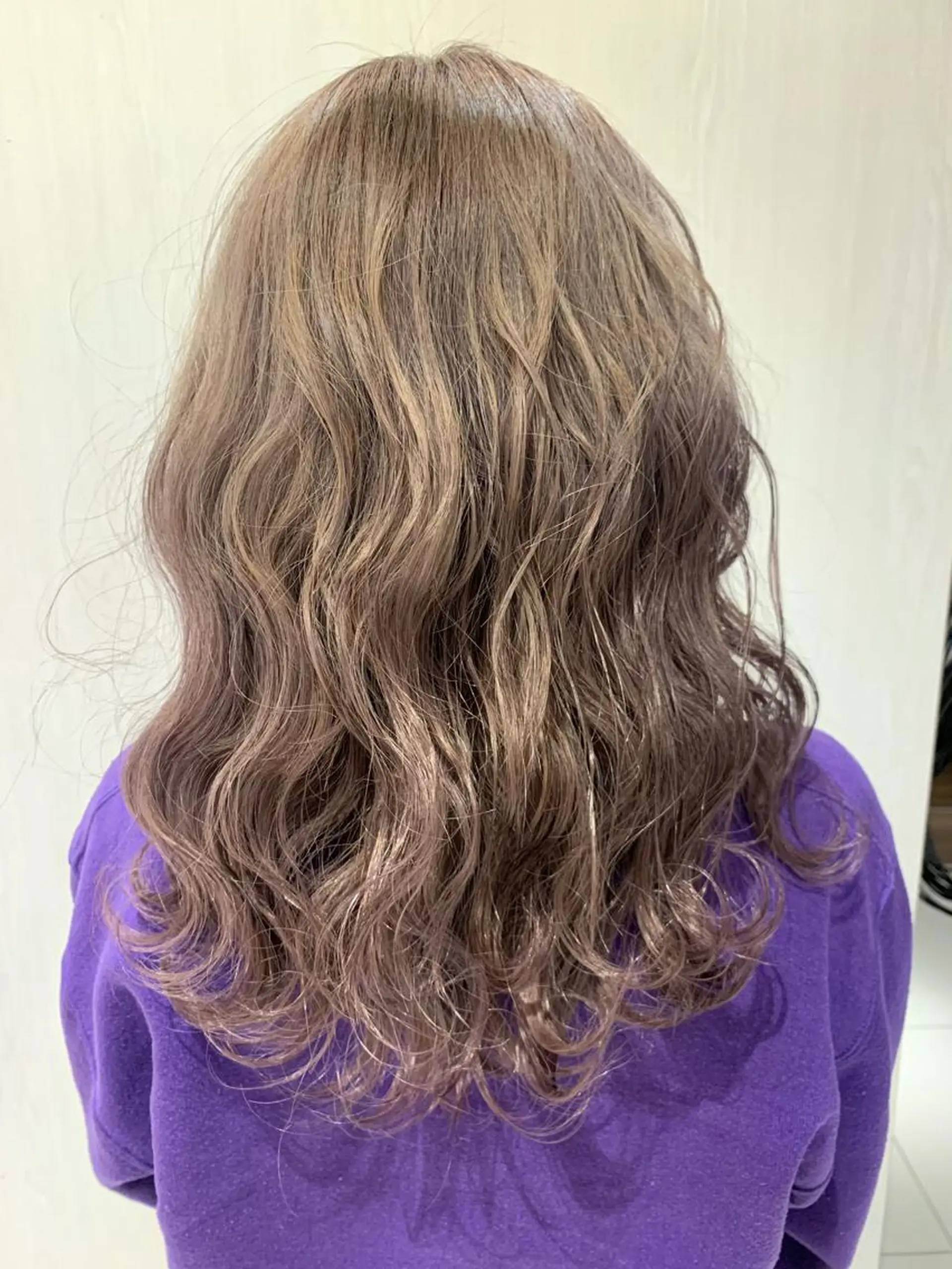 セミロング カラー 店長ハイトーンカラー 柞山史奈のヘアスタイル