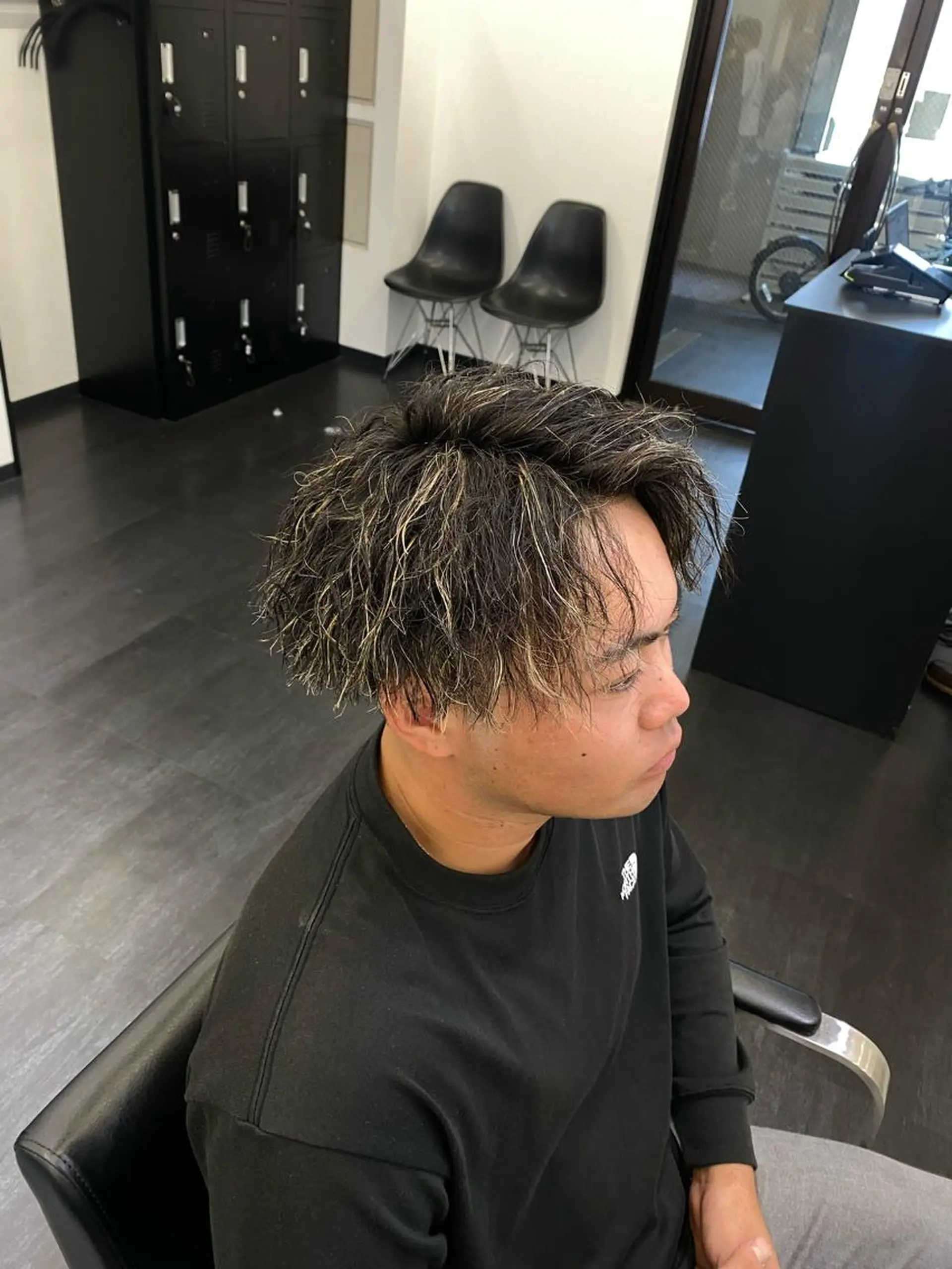 カラー パーマ メンズ メンズハイライト メンズパーマ ハイライトカラー 🦁メンズ神特化🦁 12月限定/隆太郎のヘアスタイル