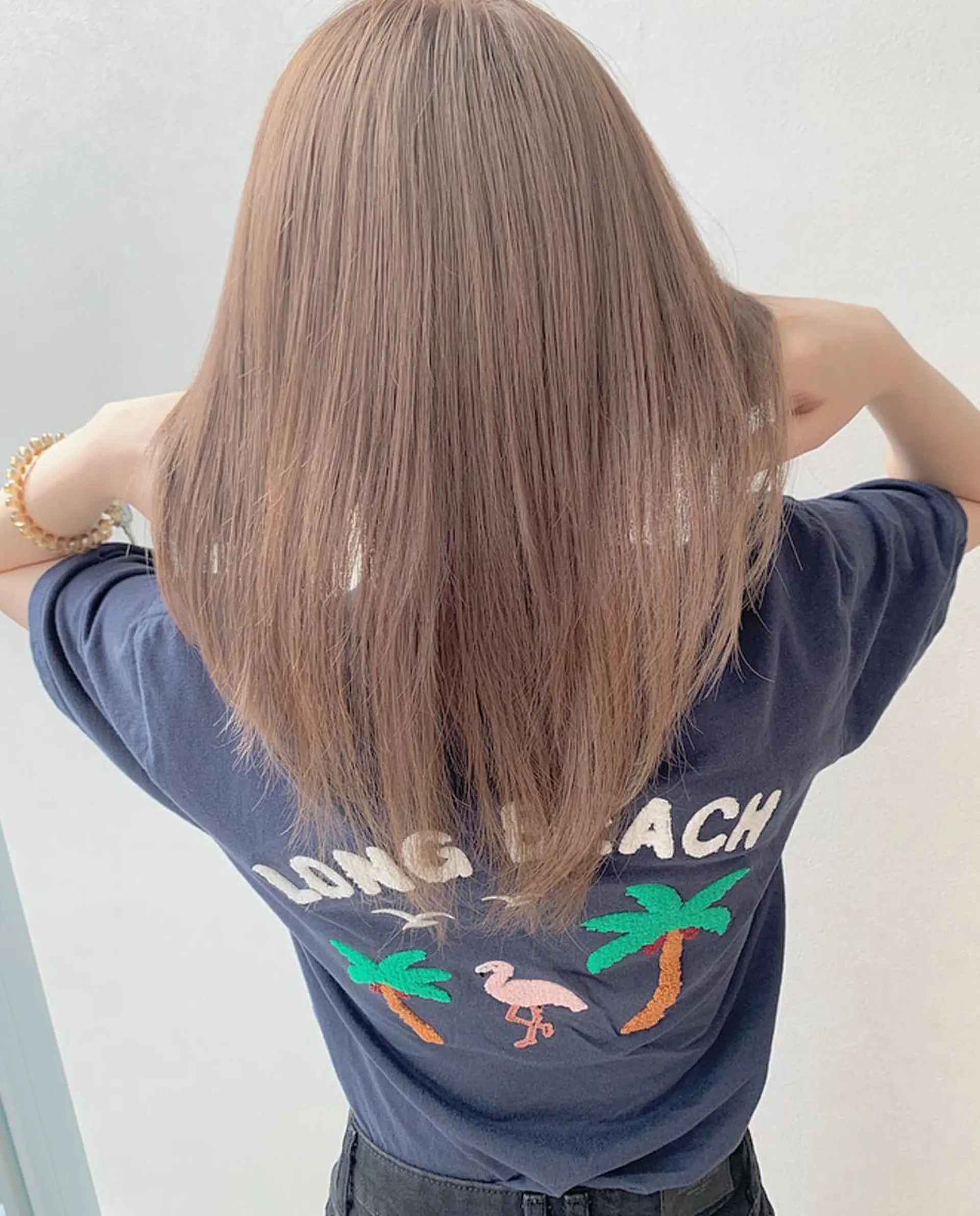 ミディアム カラー ベージュカラー ミルクティーベージュ レイヤーカット ヘアカラー トリートメント 透明感♡︎♡︎ 佐々木早苗のヘアスタイル